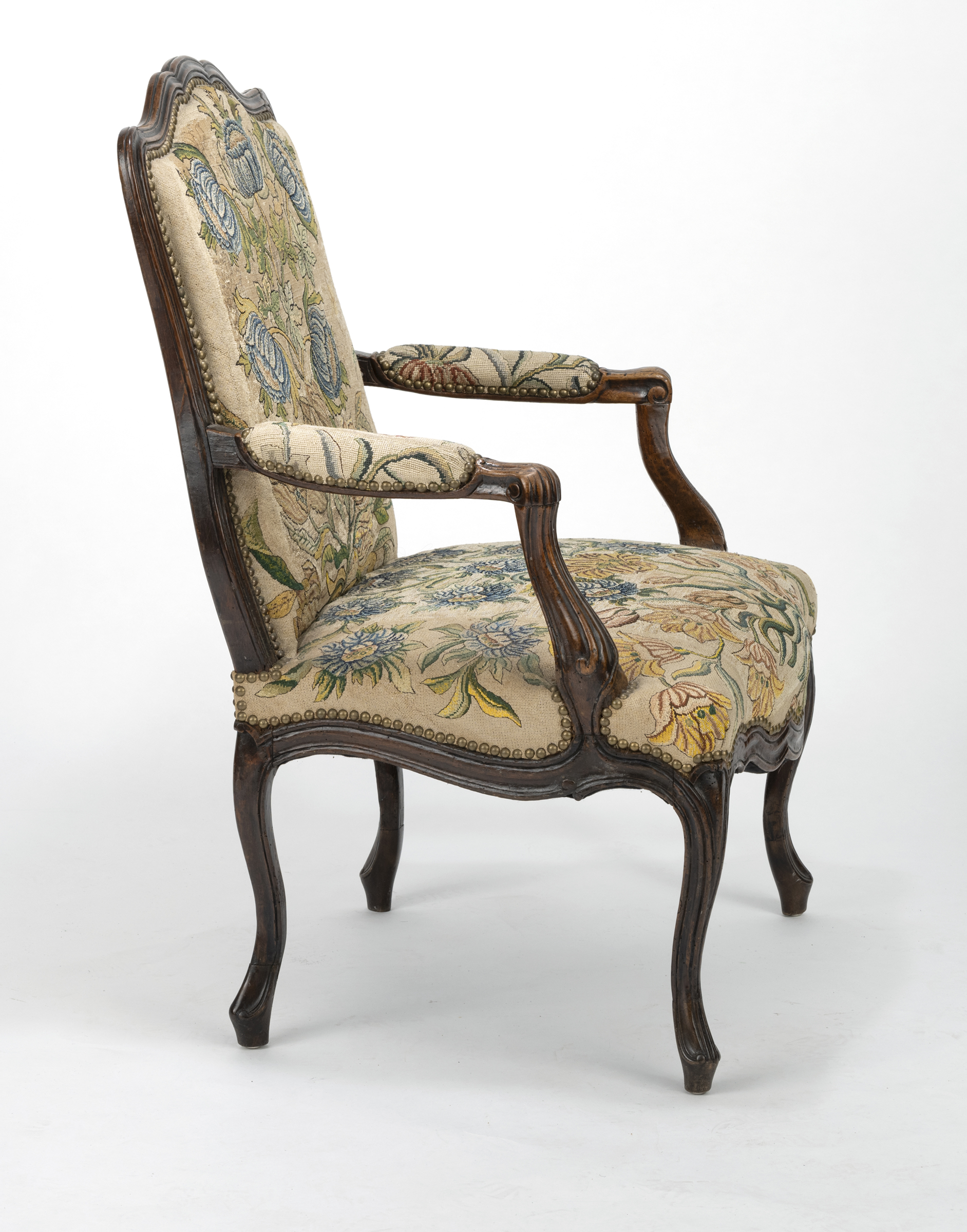 A LOUIS-XV CARVED WALNUT FAUTEUIL - Image 4 of 4