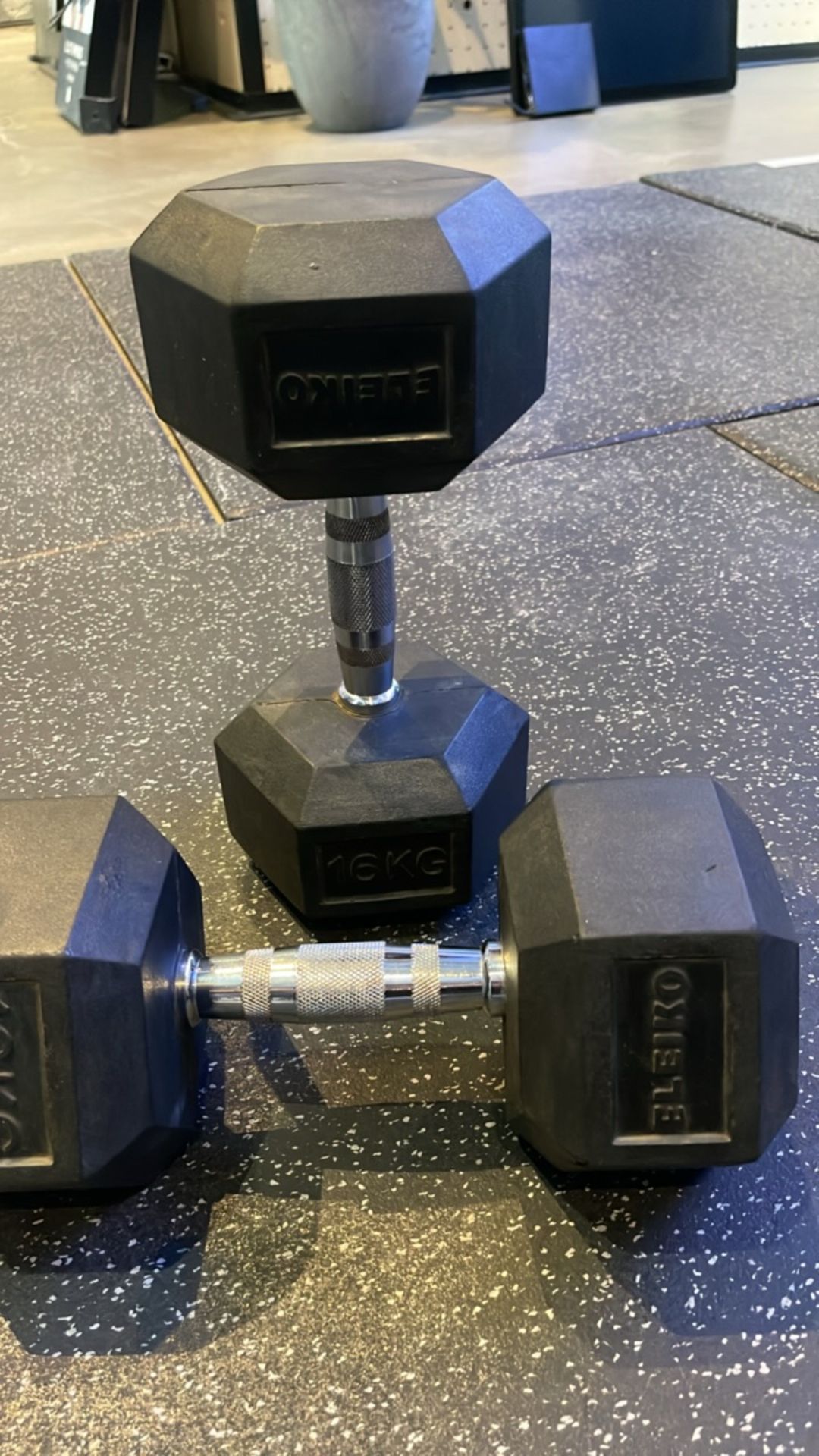 Blk Box 16kg Dumbell Pair - Image 4 of 5