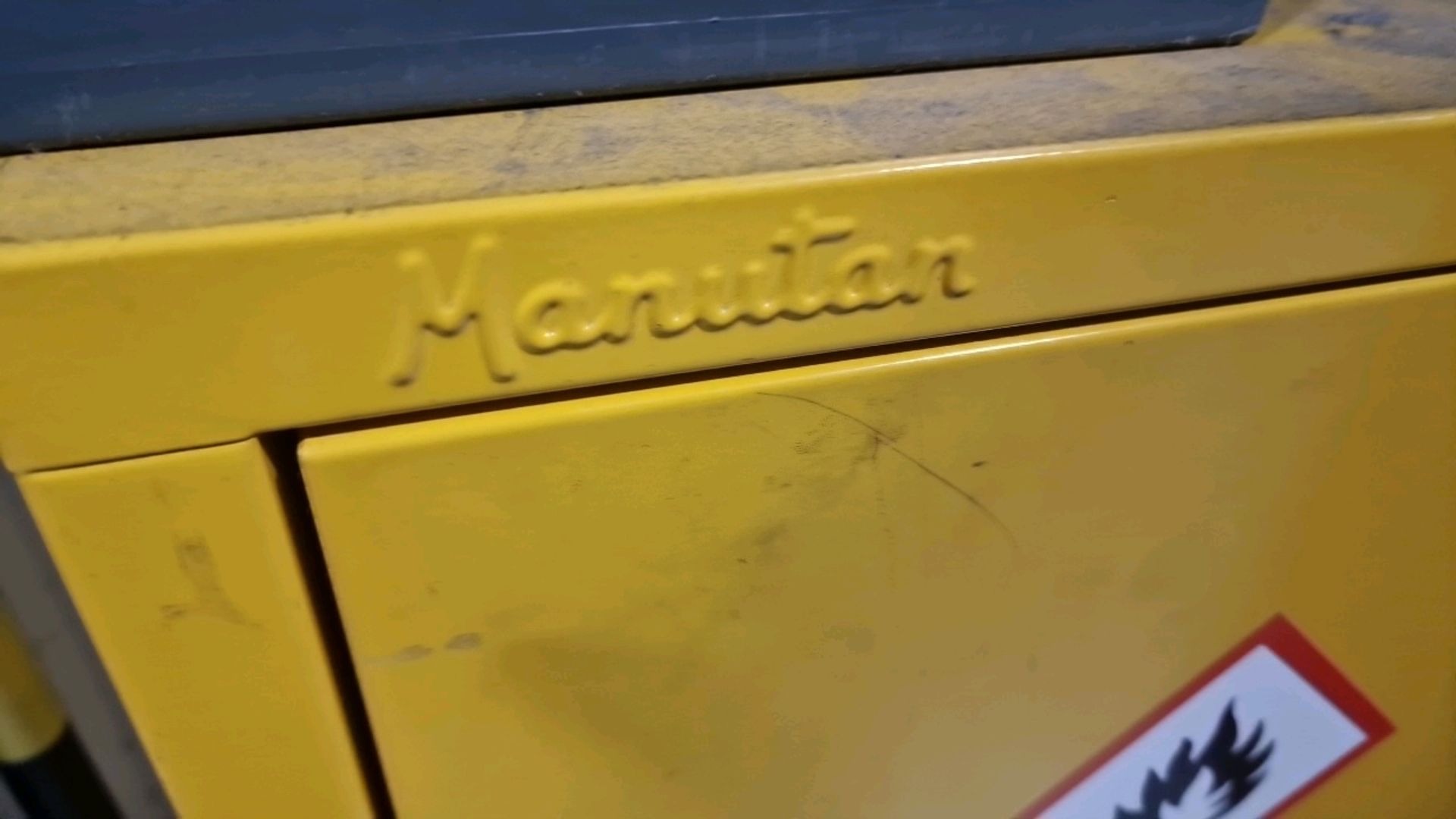 Manutan COSHH Cupboard - Bild 2 aus 4