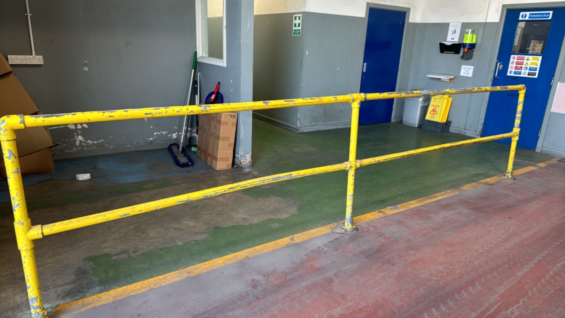 7.5 Meters of Yellow Metal Safety Barriers - Image 3 of 4
