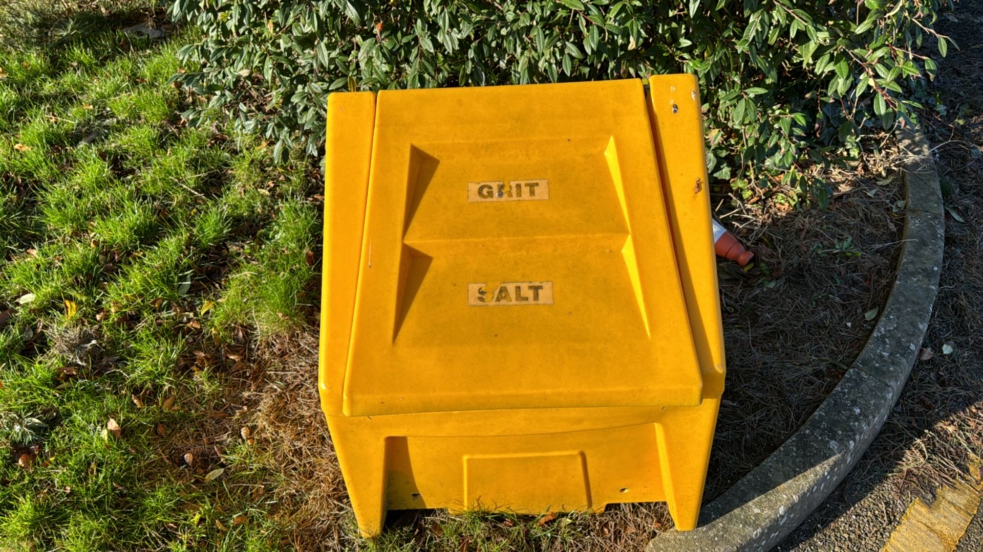 Grit Bin - Image 2 of 4