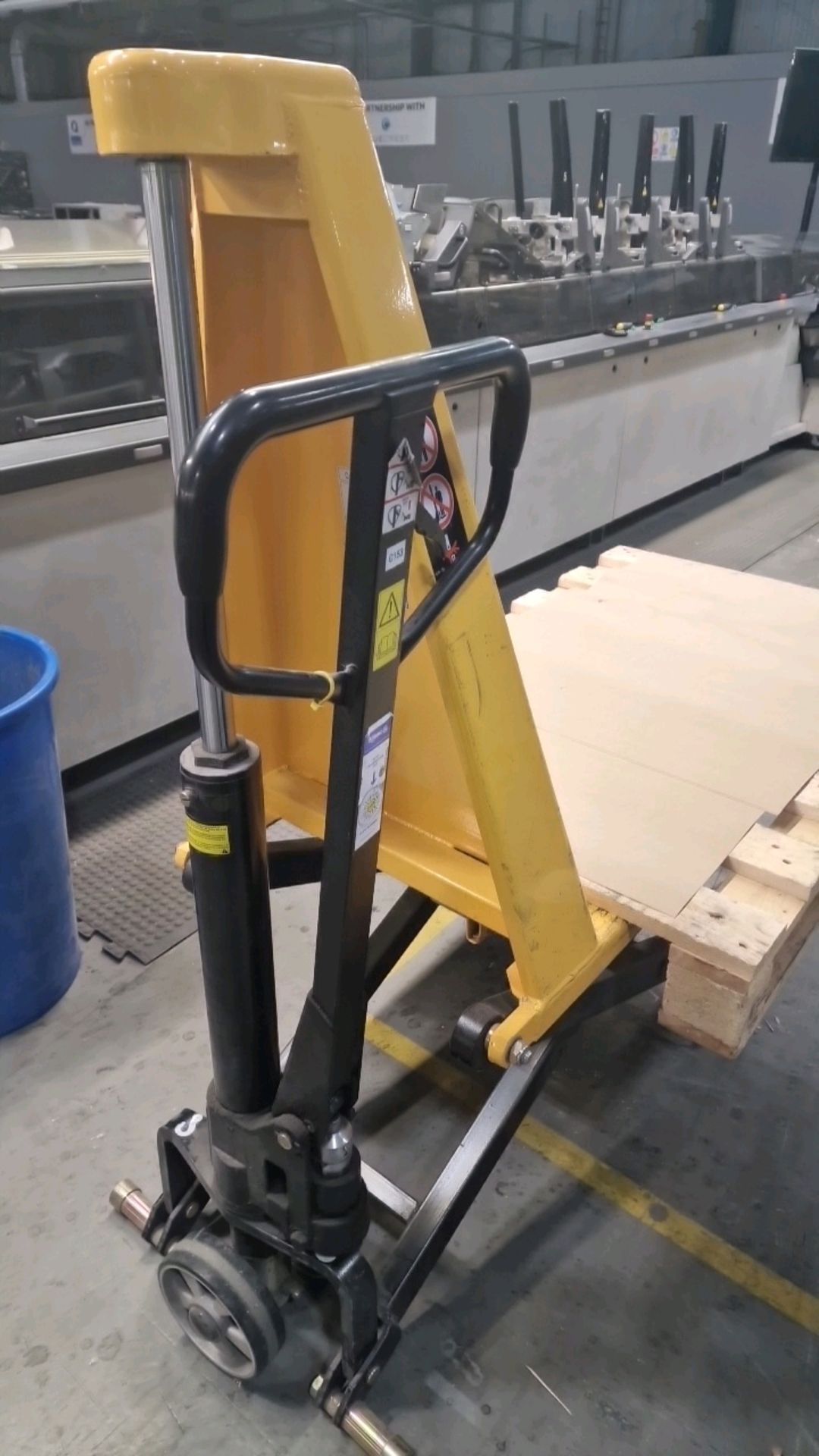 Total Lifter High lift Pump Truck - Image 2 of 3