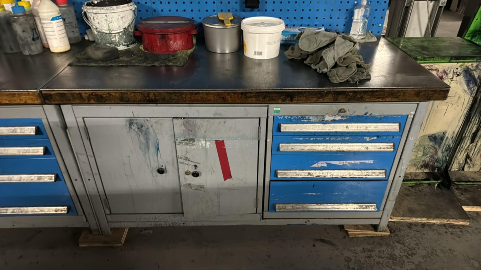 Blue Metal Work Bench with Storage - Image 2 of 4