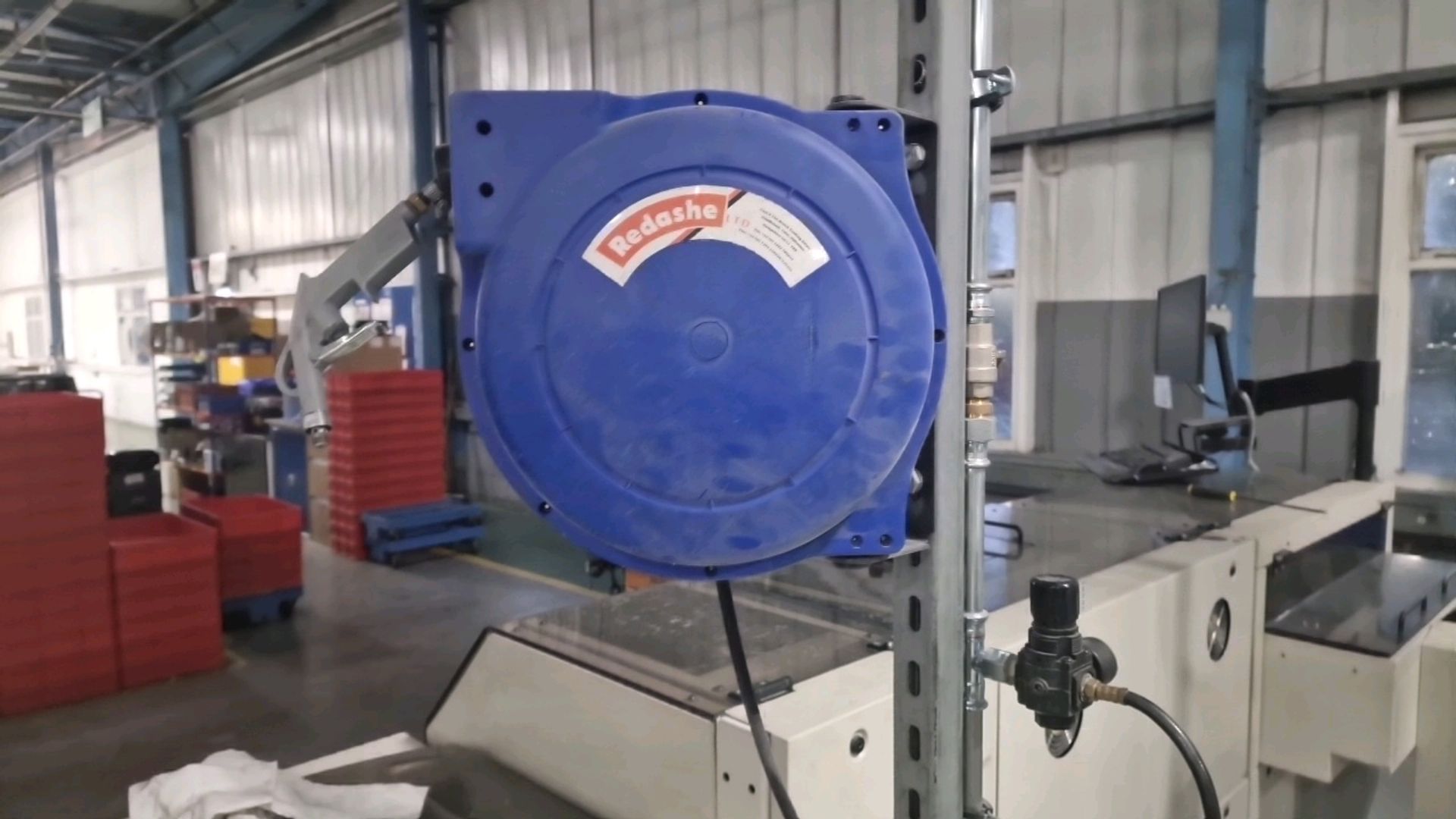 Hose Reel with Pressure Gun