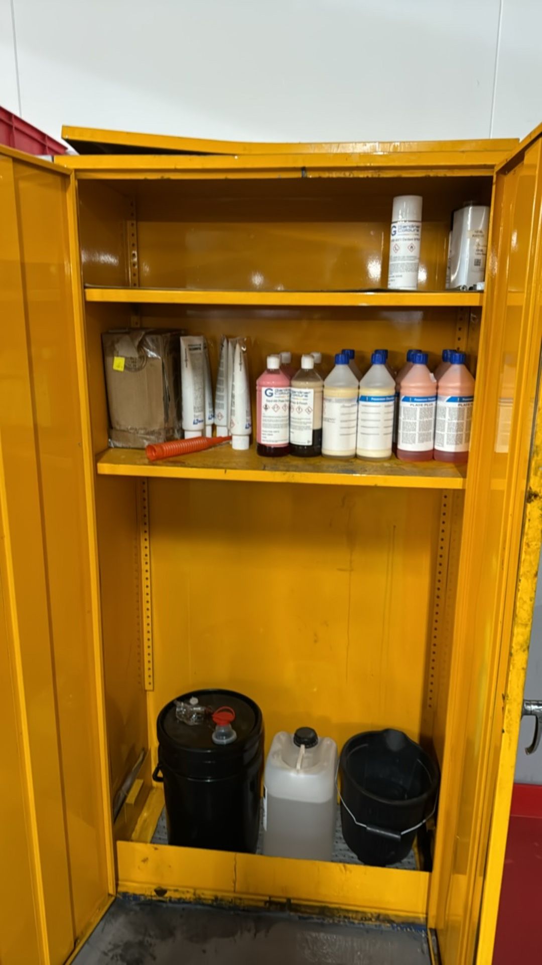 COSHH Cabinets x5 - Image 6 of 6