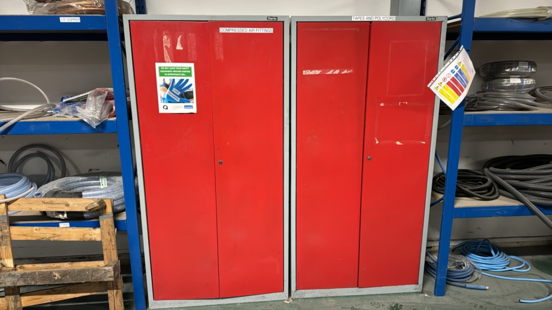 Red Metal Cabinets x2 - Bild 2 aus 5