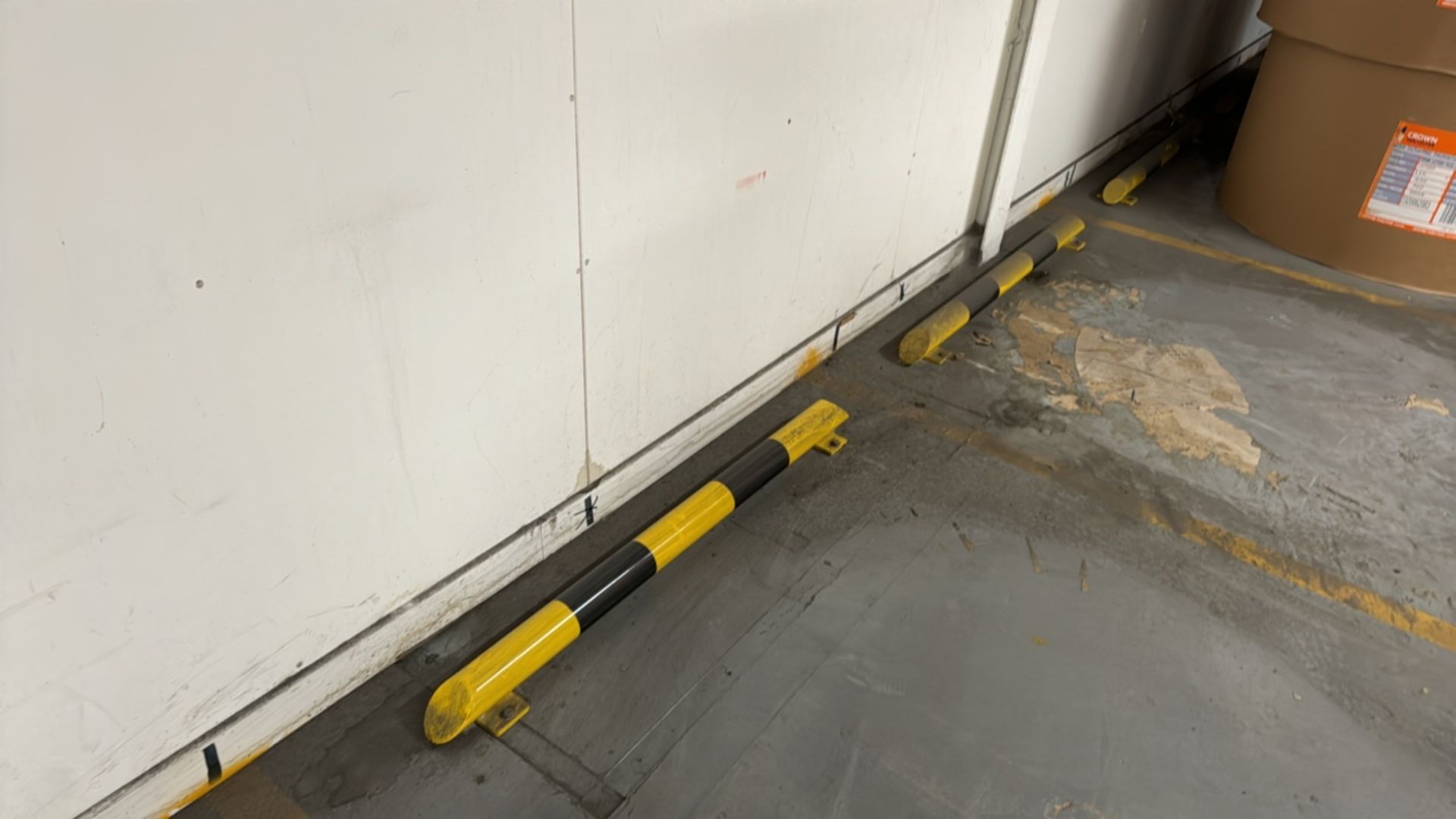 Yellow and Black Metal Parking Barriers x8 - Image 3 of 4