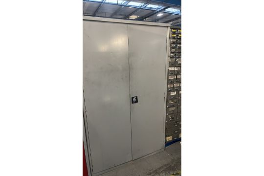 Metal Storage Cabinet - Image 2 of 3