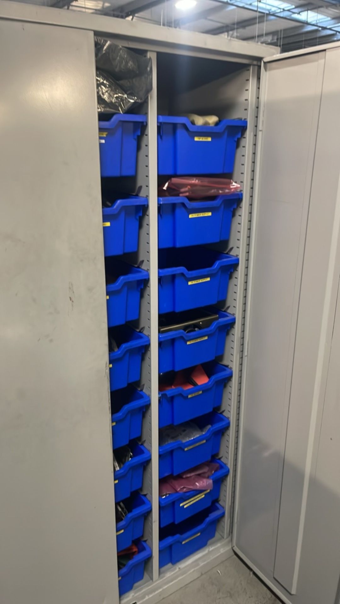 Metal Storage Cabinet - Image 3 of 3
