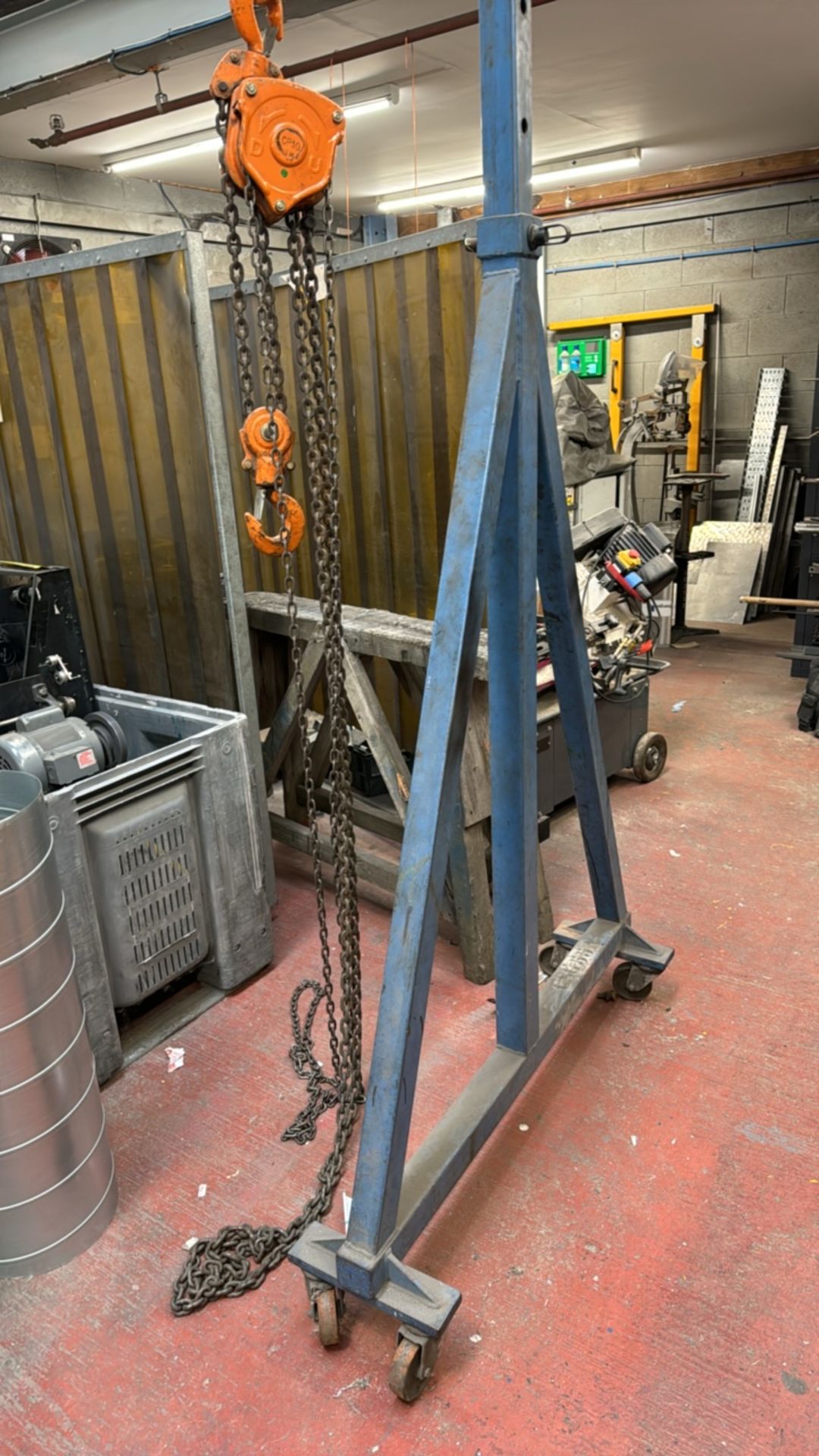 Metal Mobile A-Frame Crane - Image 2 of 10