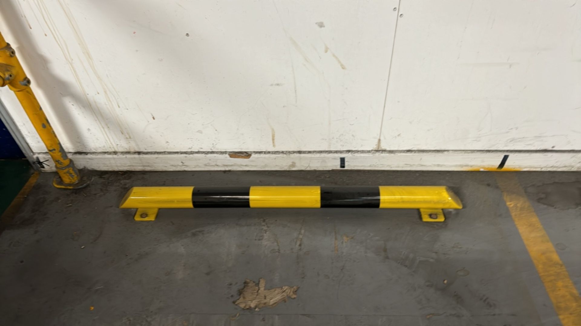 Yellow and Black Metal Parking Barriers x8 - Image 4 of 4