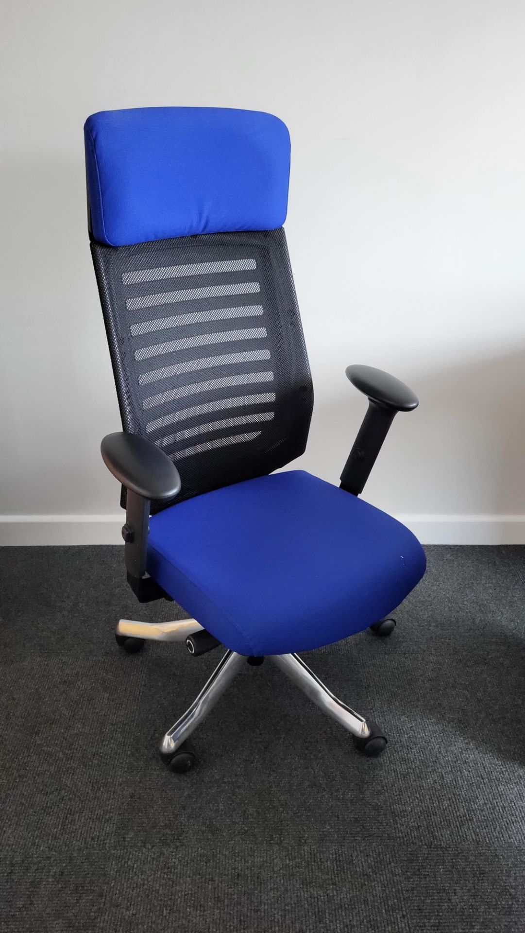 Blue Office Chair x1