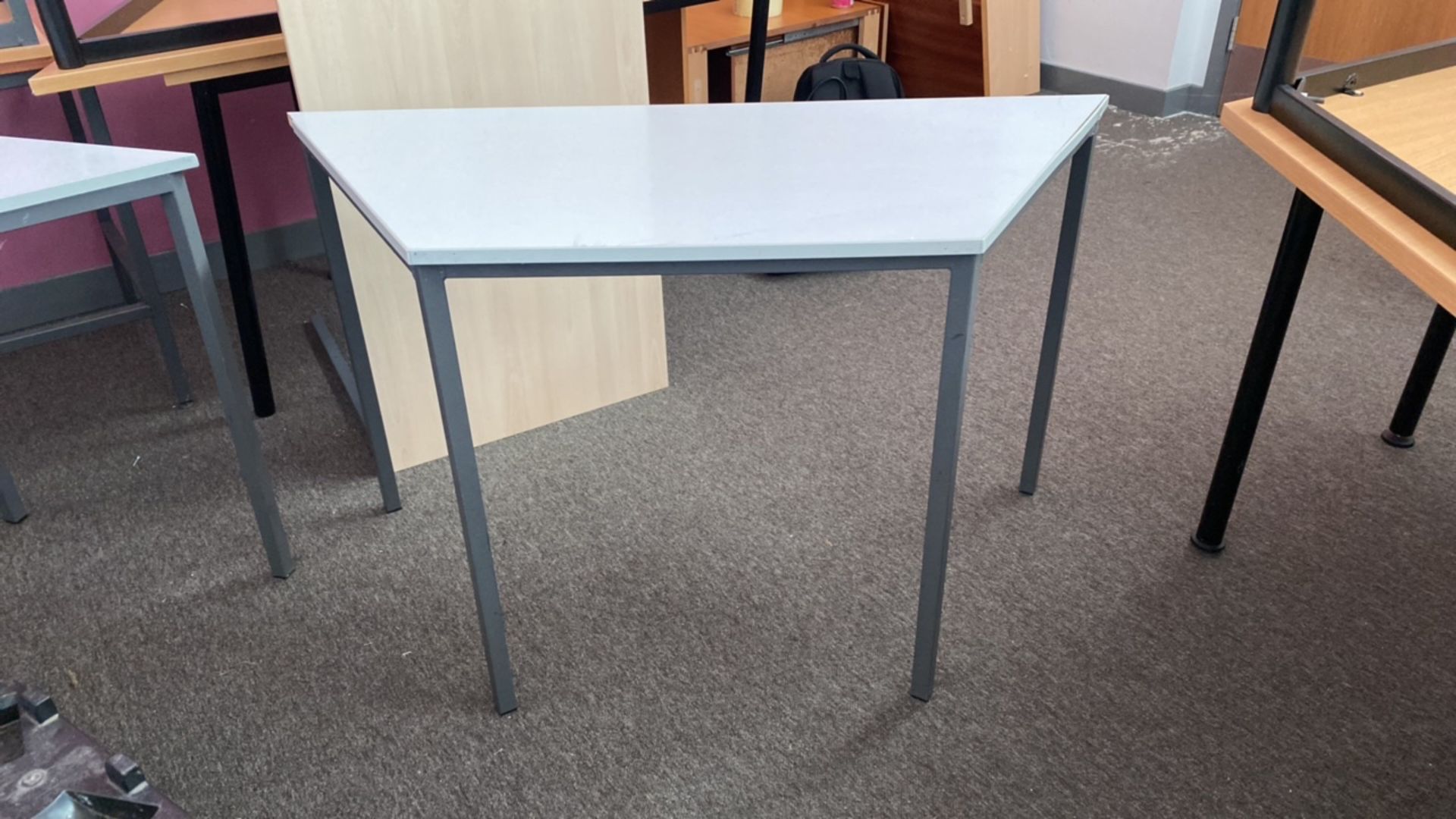 Grey Hexagon Desk x8 - Image 3 of 7