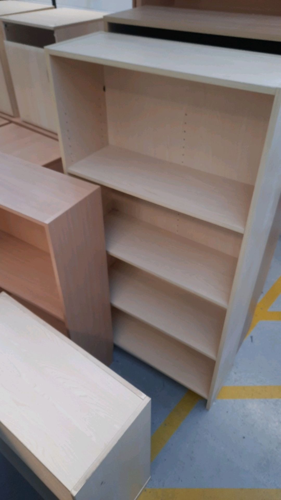 Assorted Wooden Shelfing Units - Bild 5 aus 9