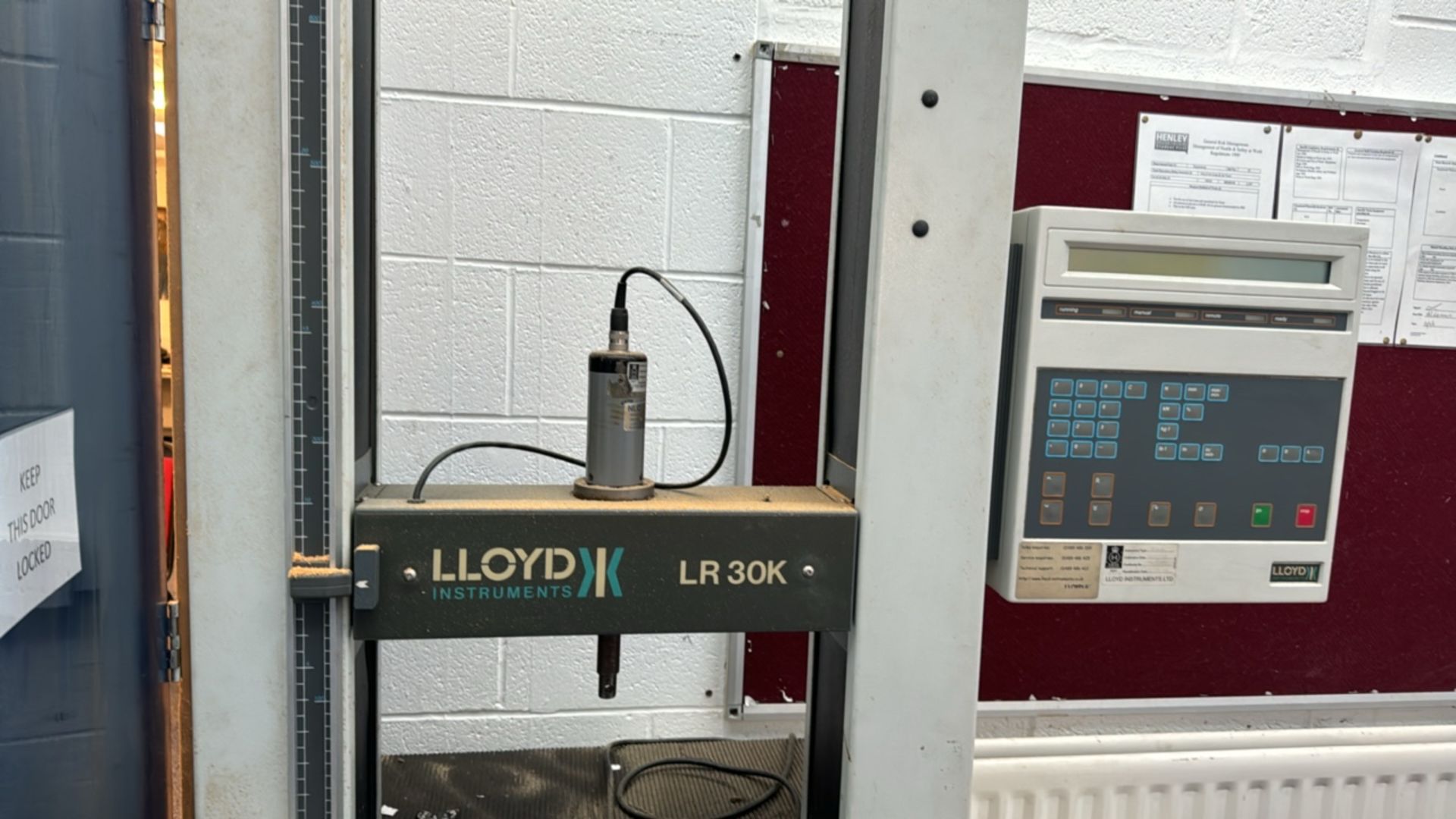 Lloyd LR30K Universal Testing Machine - Image 3 of 6