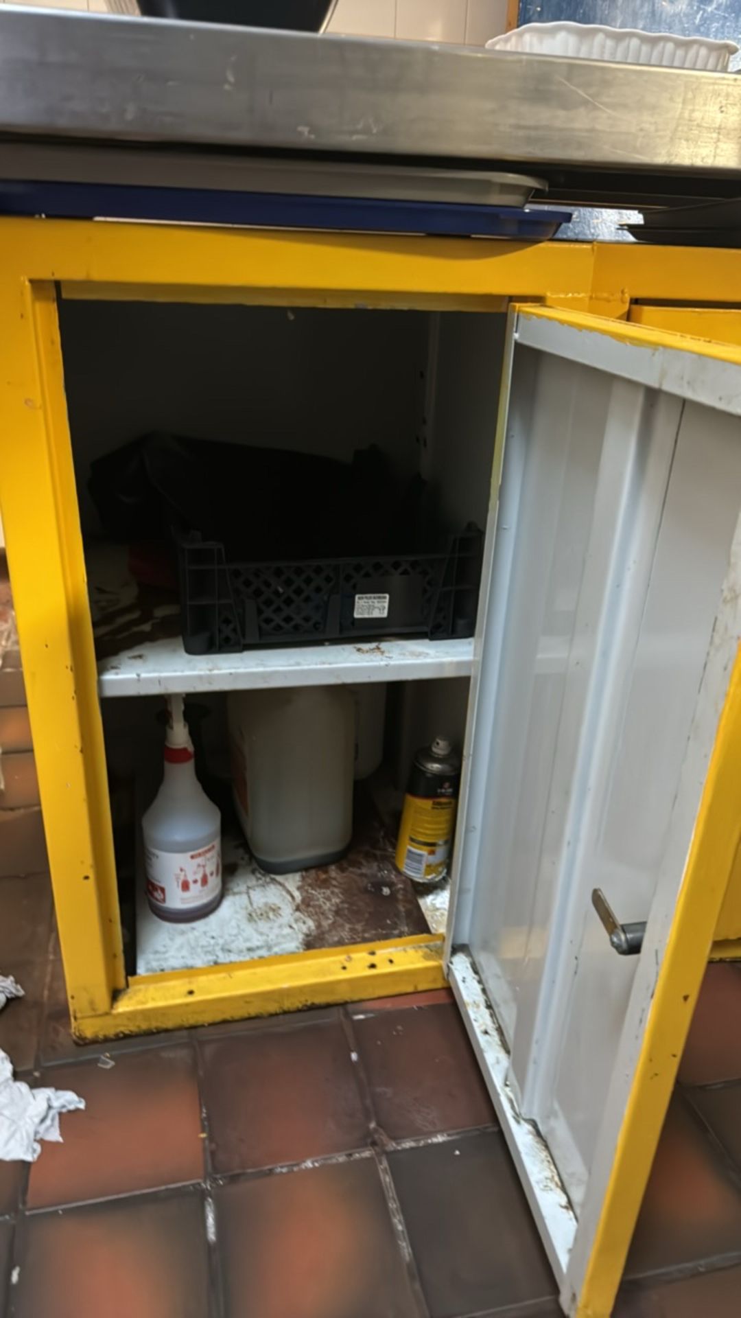 Yellow Metal Hazardous Substance Storage Cabinet - Image 4 of 4