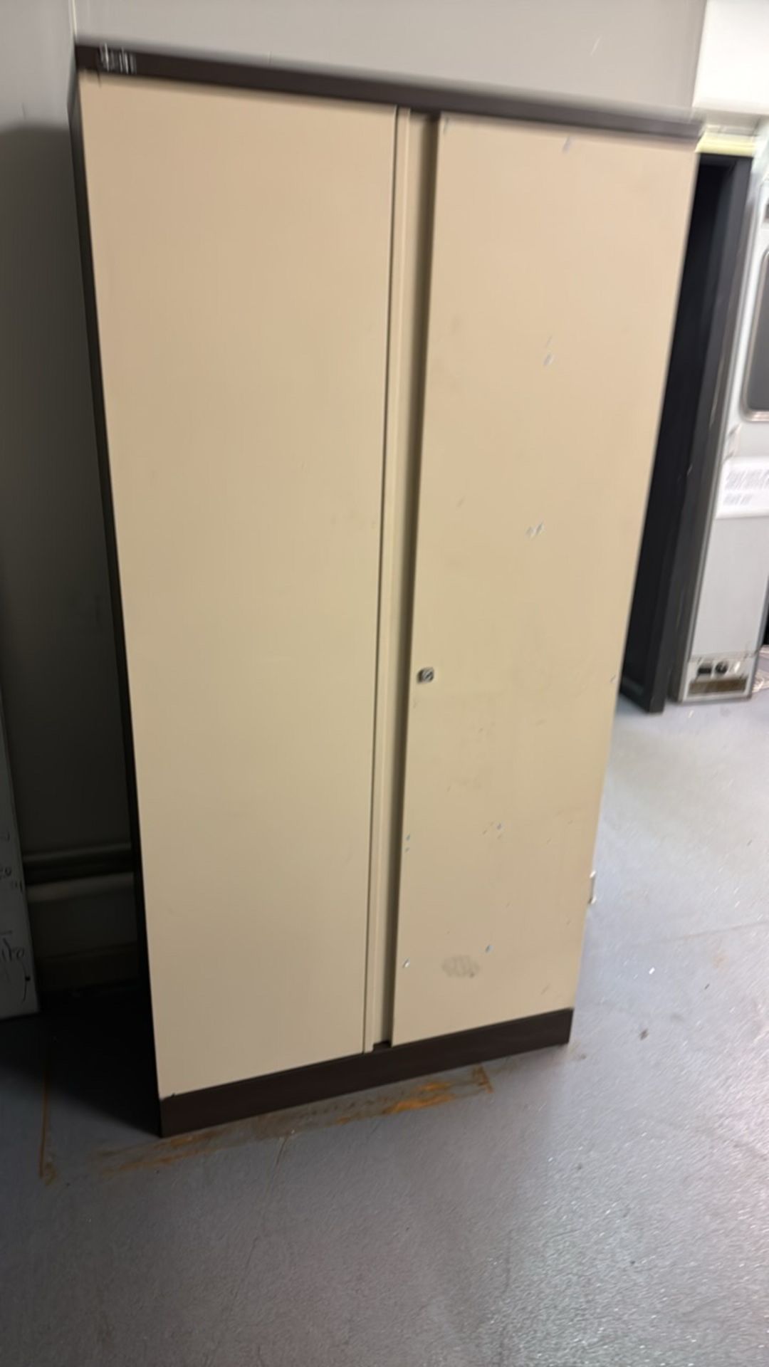 Metal Storage Cabinets x2 - Image 5 of 6