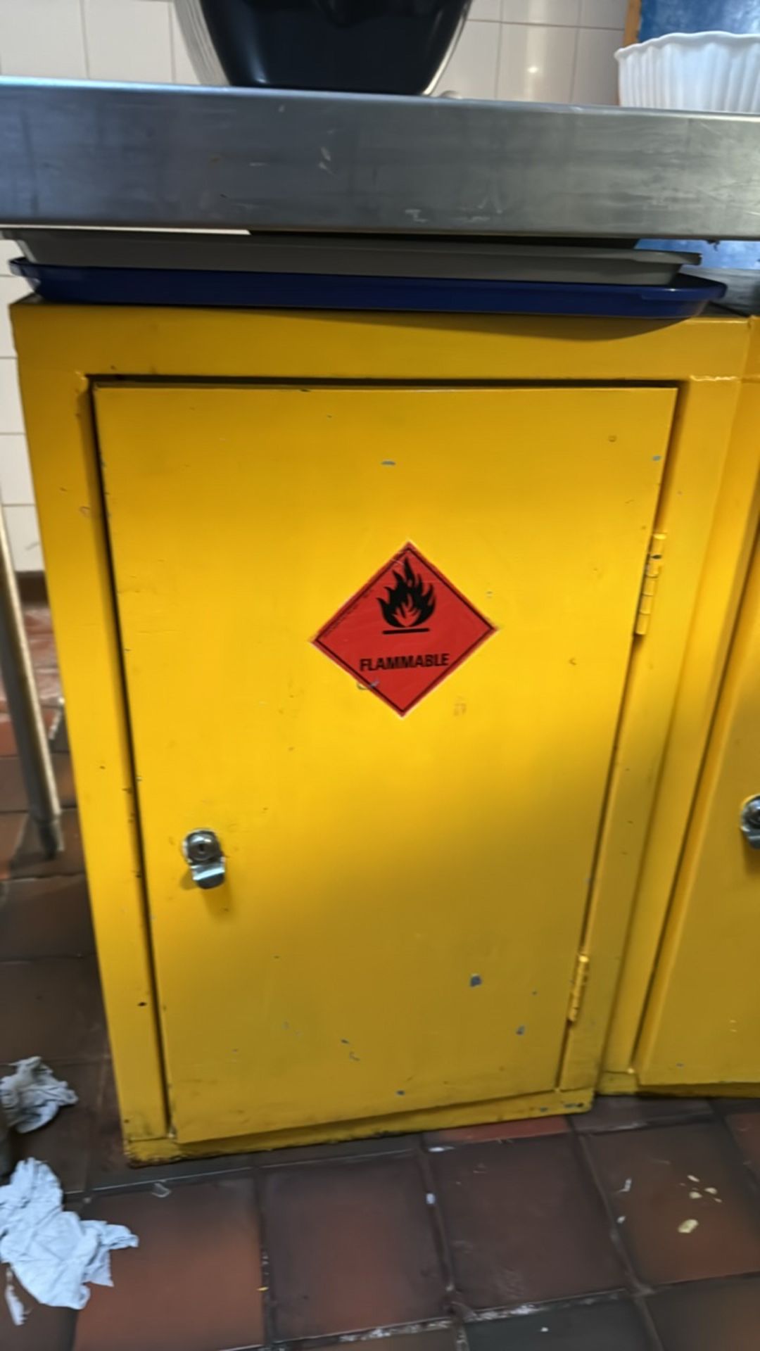 Yellow Metal Hazardous Substance Storage Cabinet - Image 2 of 4