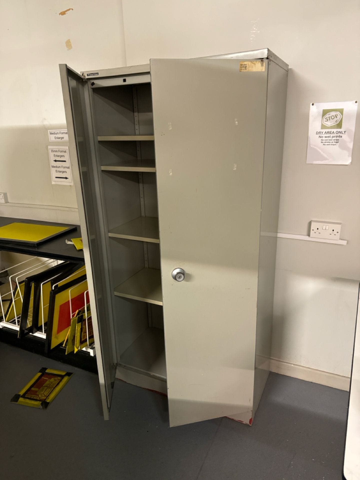 Metal Storage Cabinets x2 - Image 2 of 6