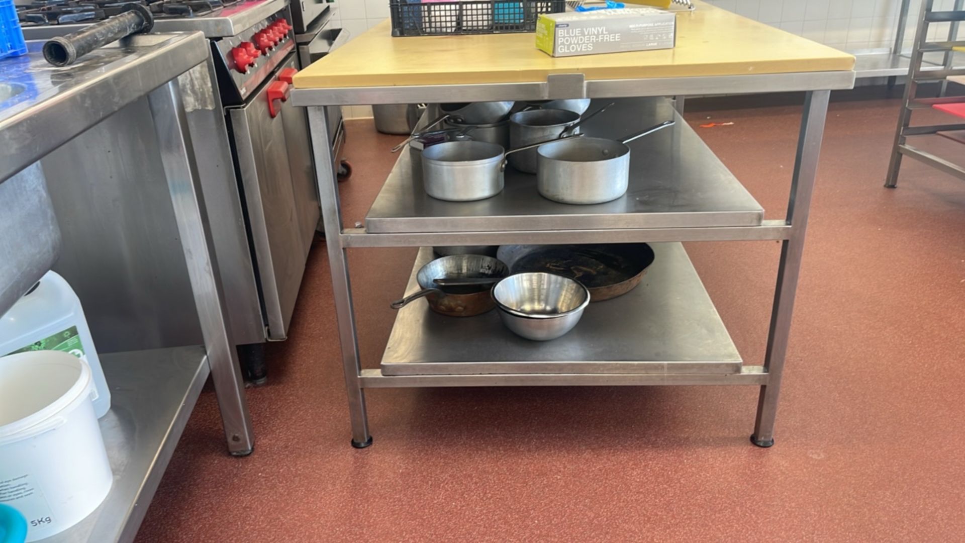 Food Preparation Area - Image 2 of 6