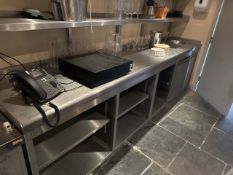 Free Standing Unit With Twin Sinks