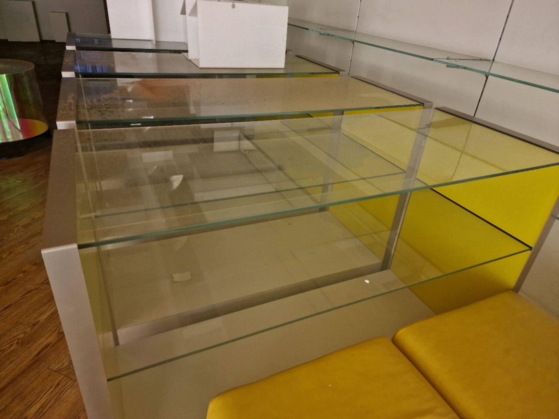 Mirrored Glass Display Stands x2 - Image 2 of 3