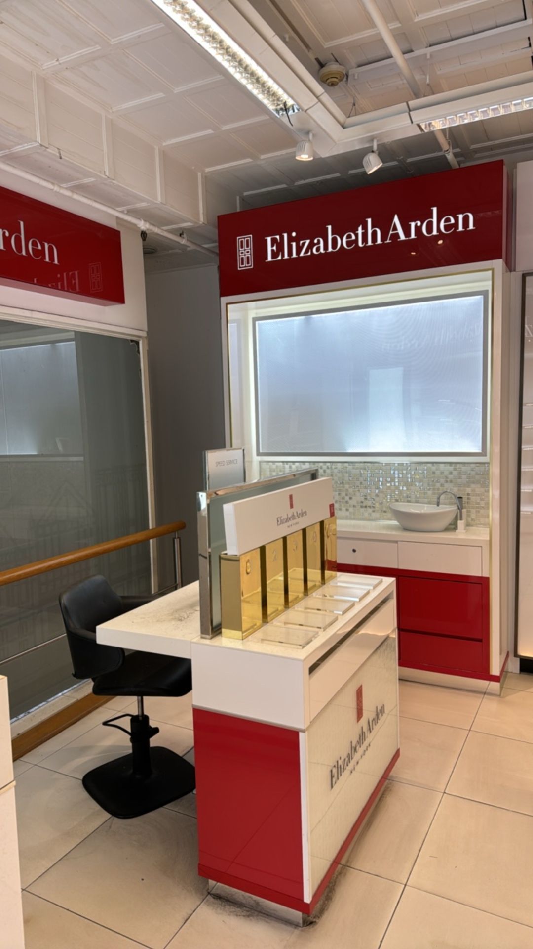 Contents of Elizabeth Arden Concession Area - Image 7 of 7