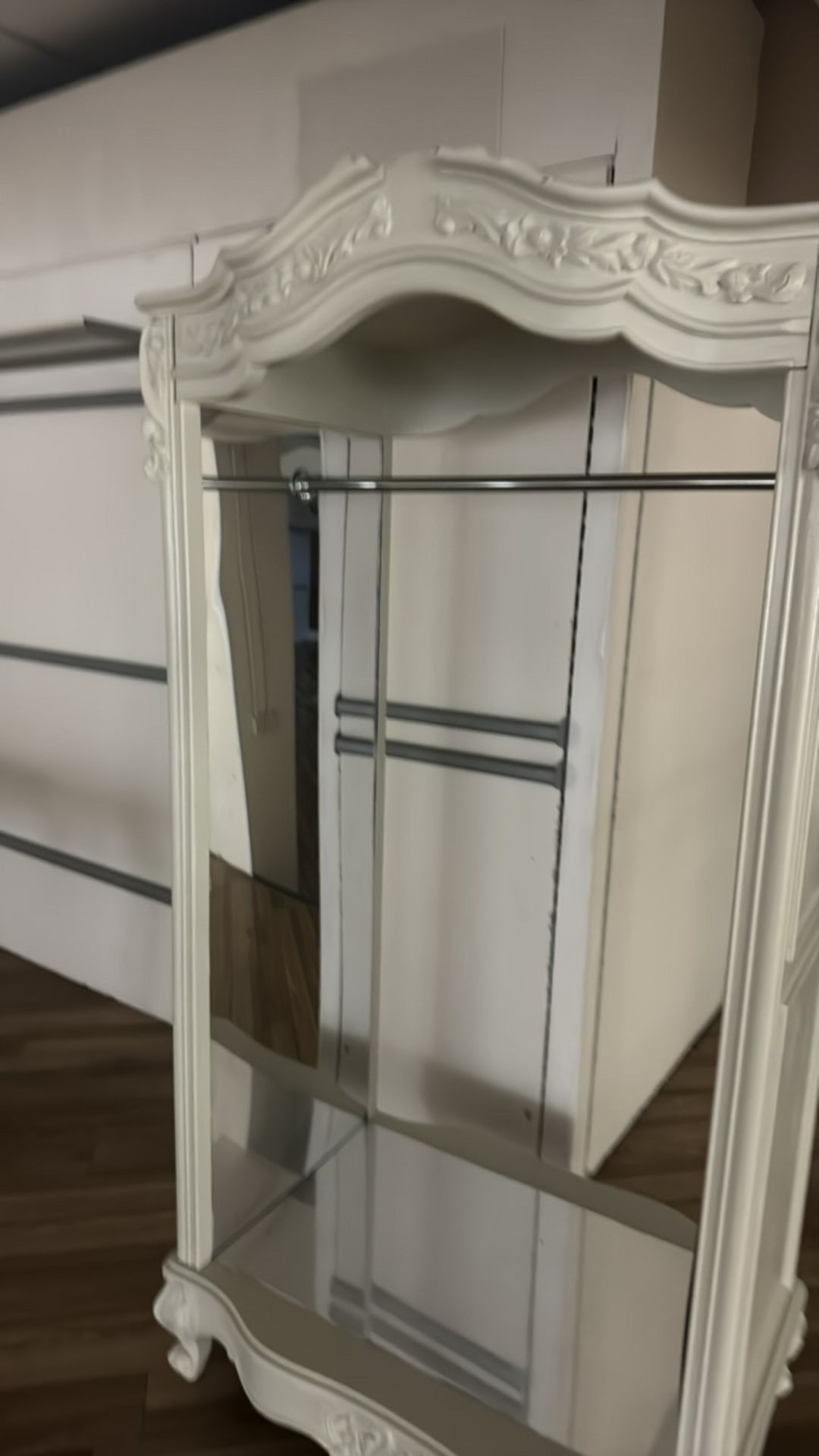 White Wood Mirrored Display Cabinet - Image 2 of 5