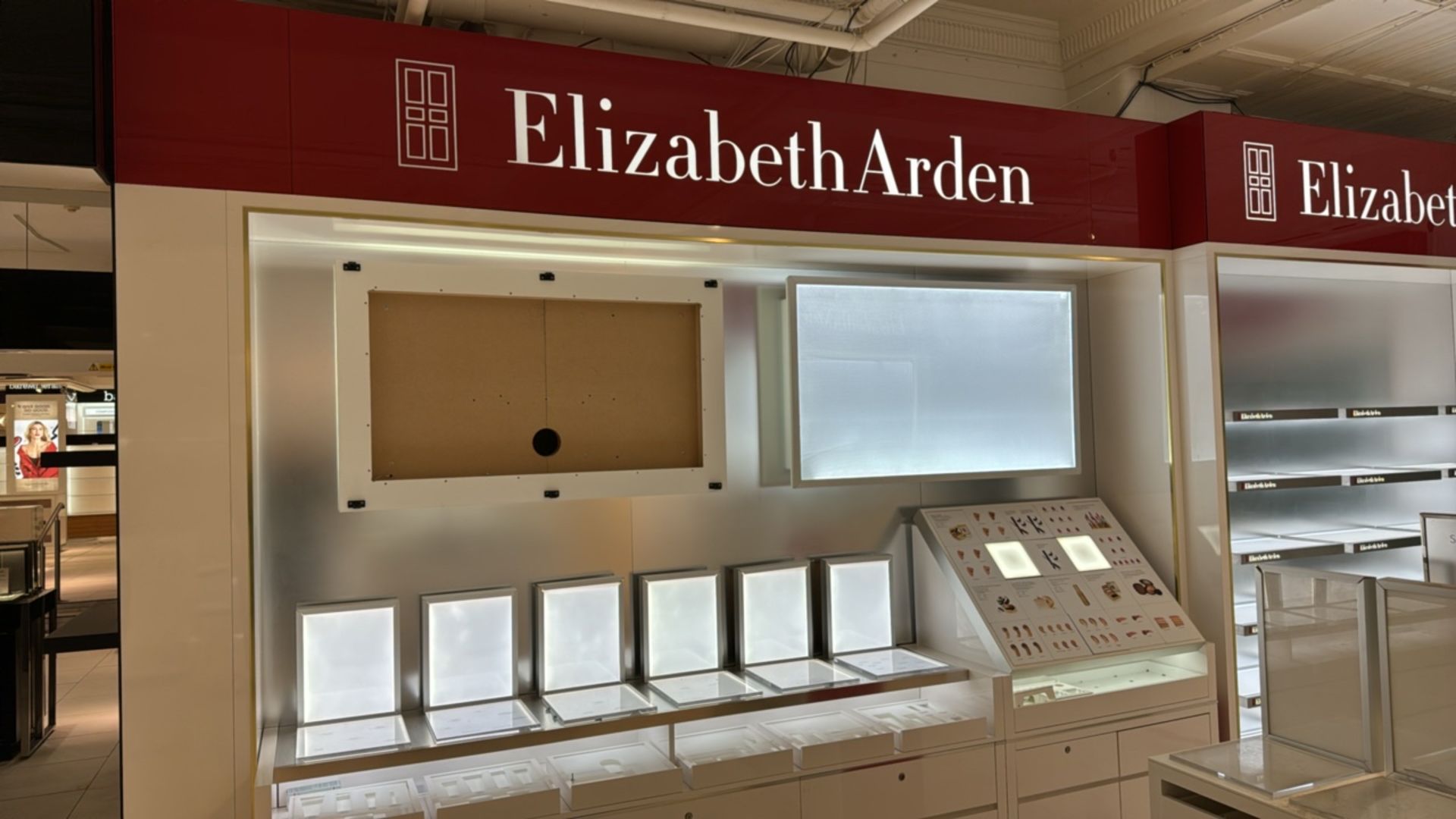 Contents of Elizabeth Arden Concession Area - Image 3 of 7
