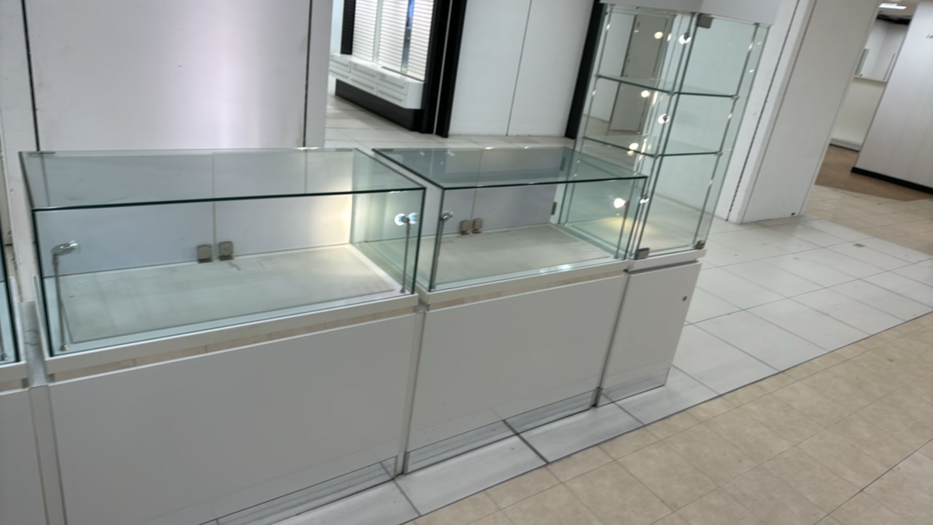 Glass Jewellery Cabinet - Image 4 of 5