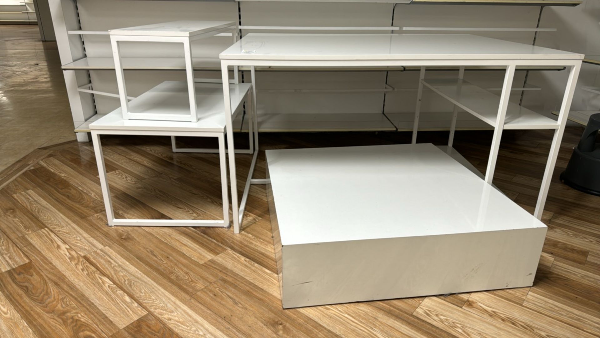 White Gloss Tables x4 - Image 3 of 3