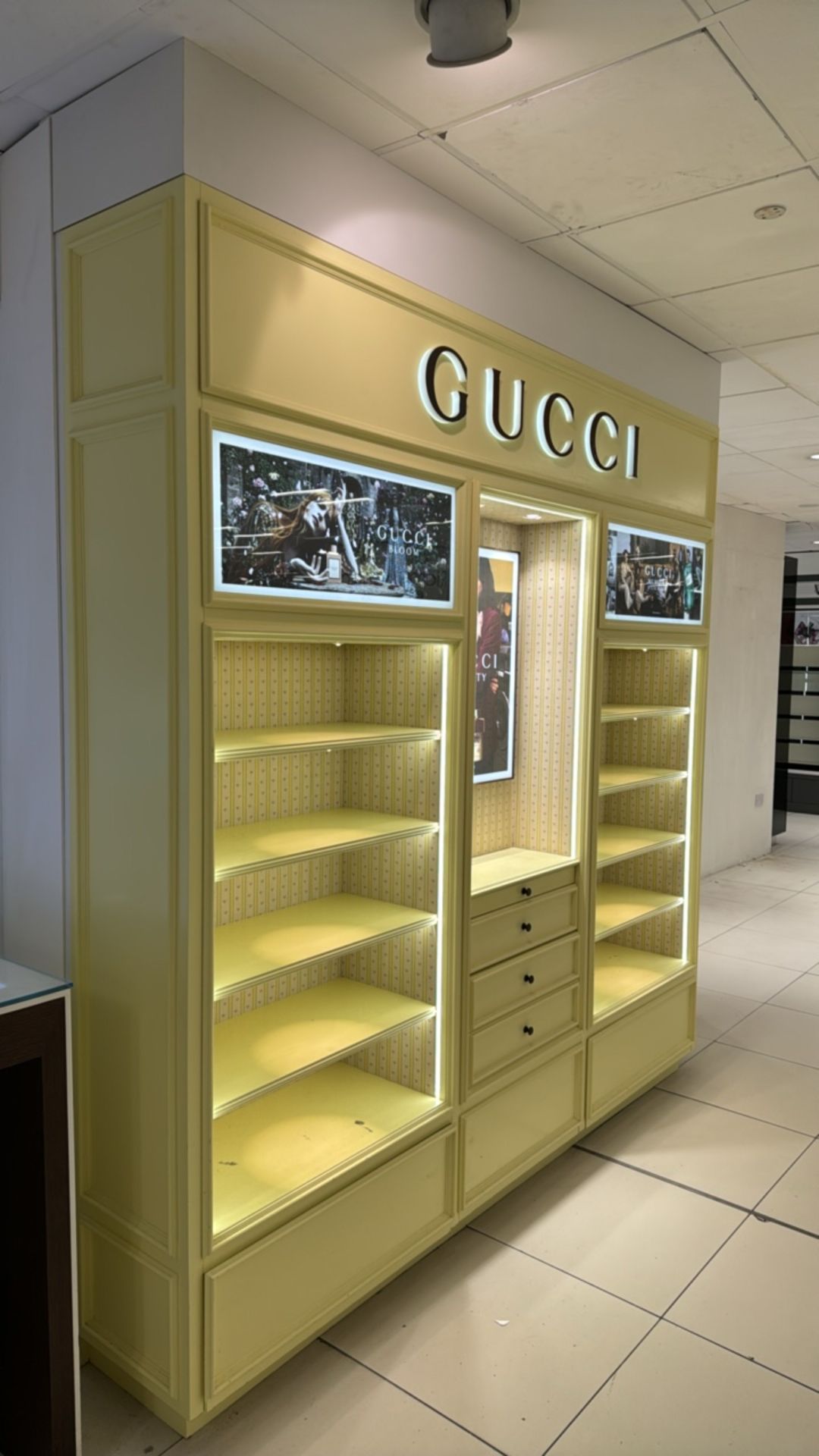 Gucci Wall Display - Bild 8 aus 8