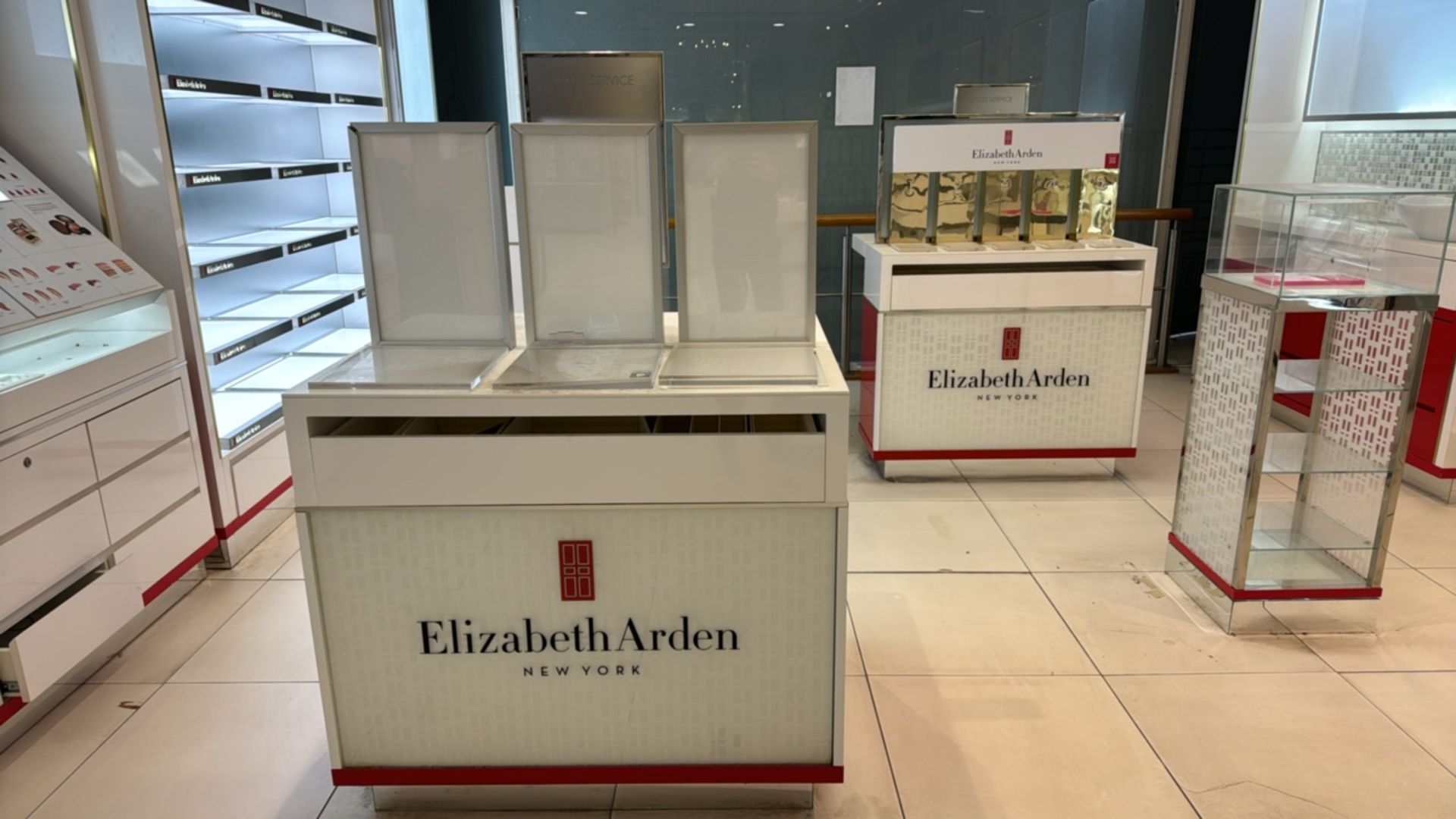 Contents of Elizabeth Arden Concession Area - Image 2 of 7