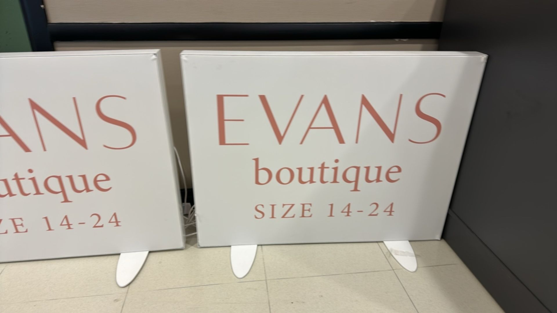 LED Light Displays x2 - Image 2 of 5