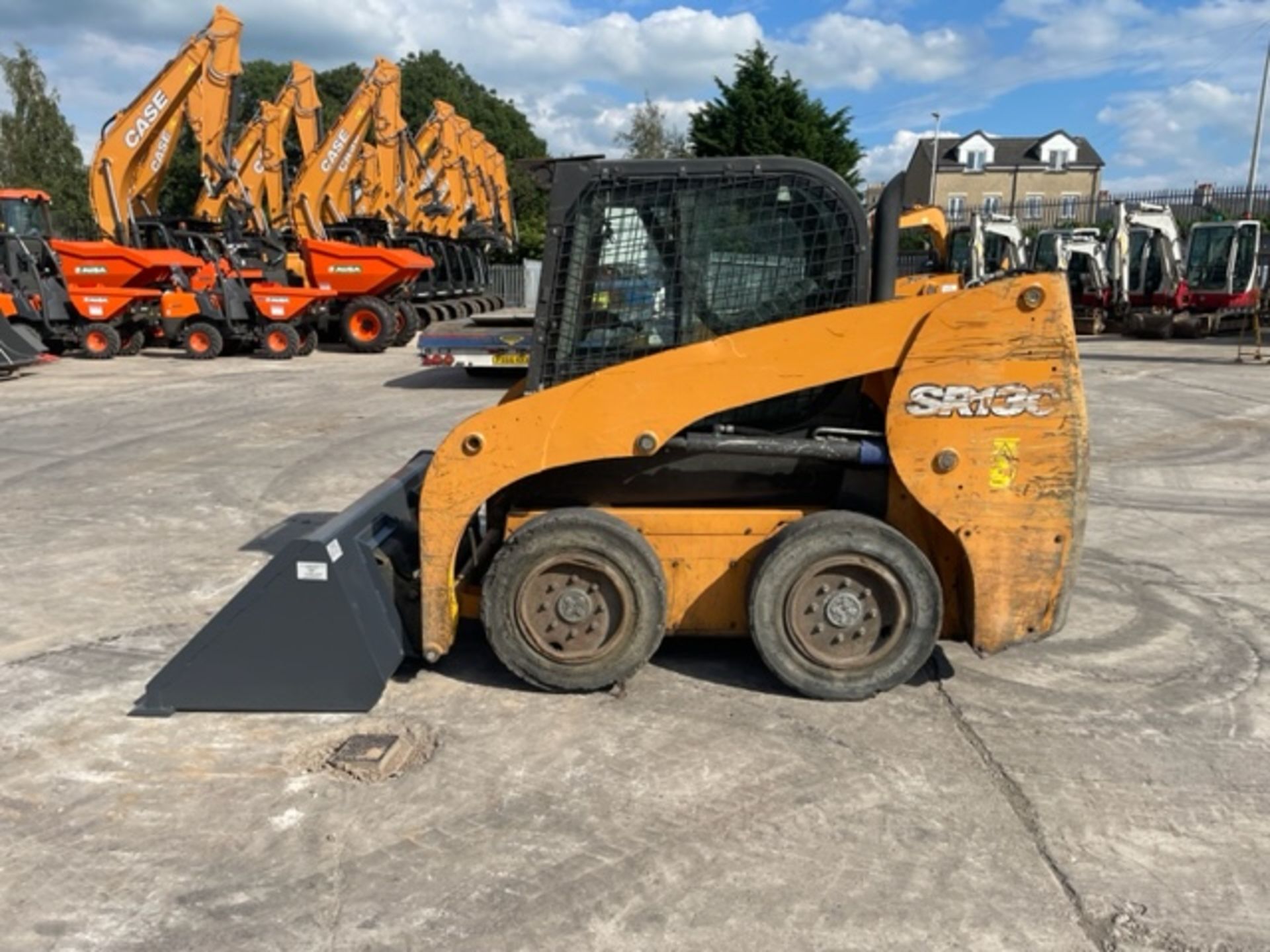 2016 CASE SR130 SKIDSTEER - Image 2 of 12