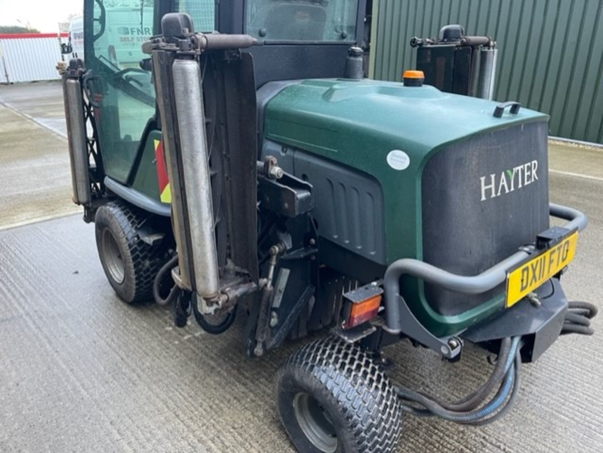 2011, HAYTER T424 GANG 4X4 RIDE ON DIESEL MOWER - Image 6 of 9