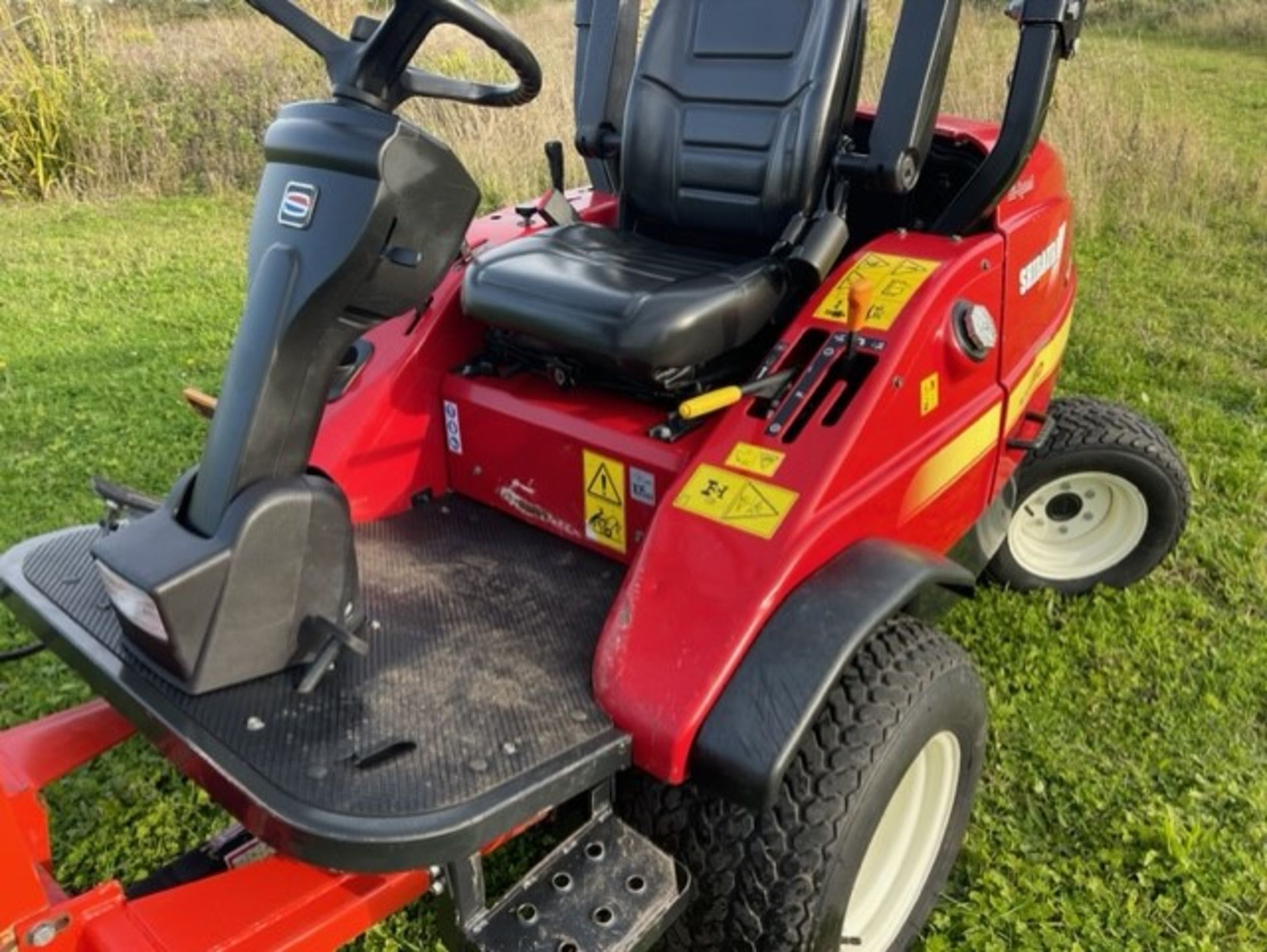 2018, SHIBAURA CM374 OUTFRONT MOWER WITH DECK & BLOWER - Image 11 of 13