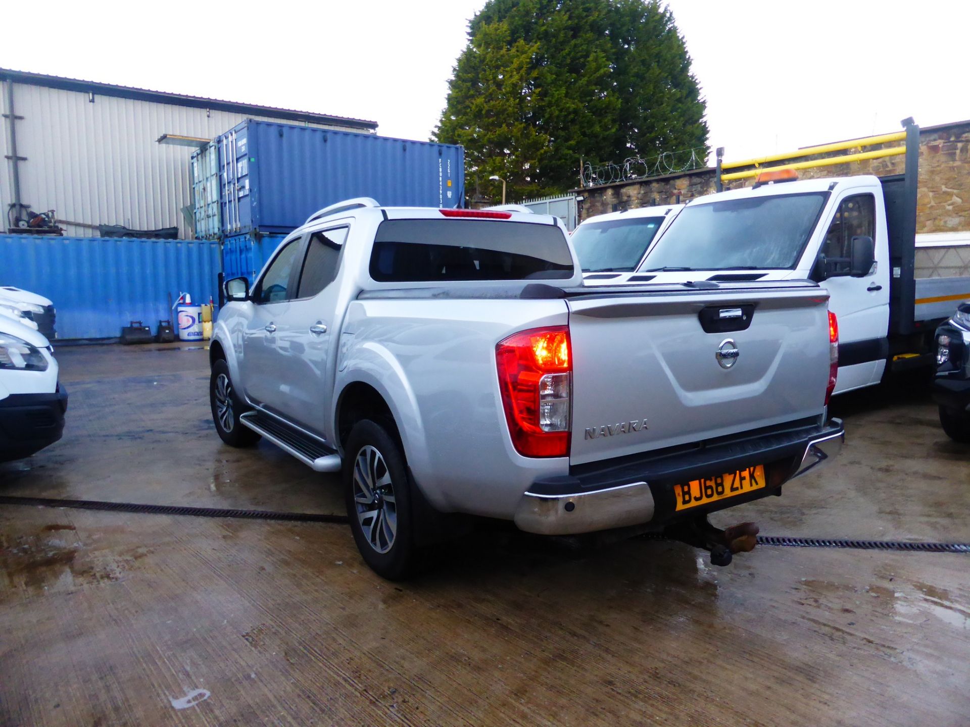 NISSAN Navara - 2.3DCI TEKNA AUTO 4X4 DC - Image 4 of 19