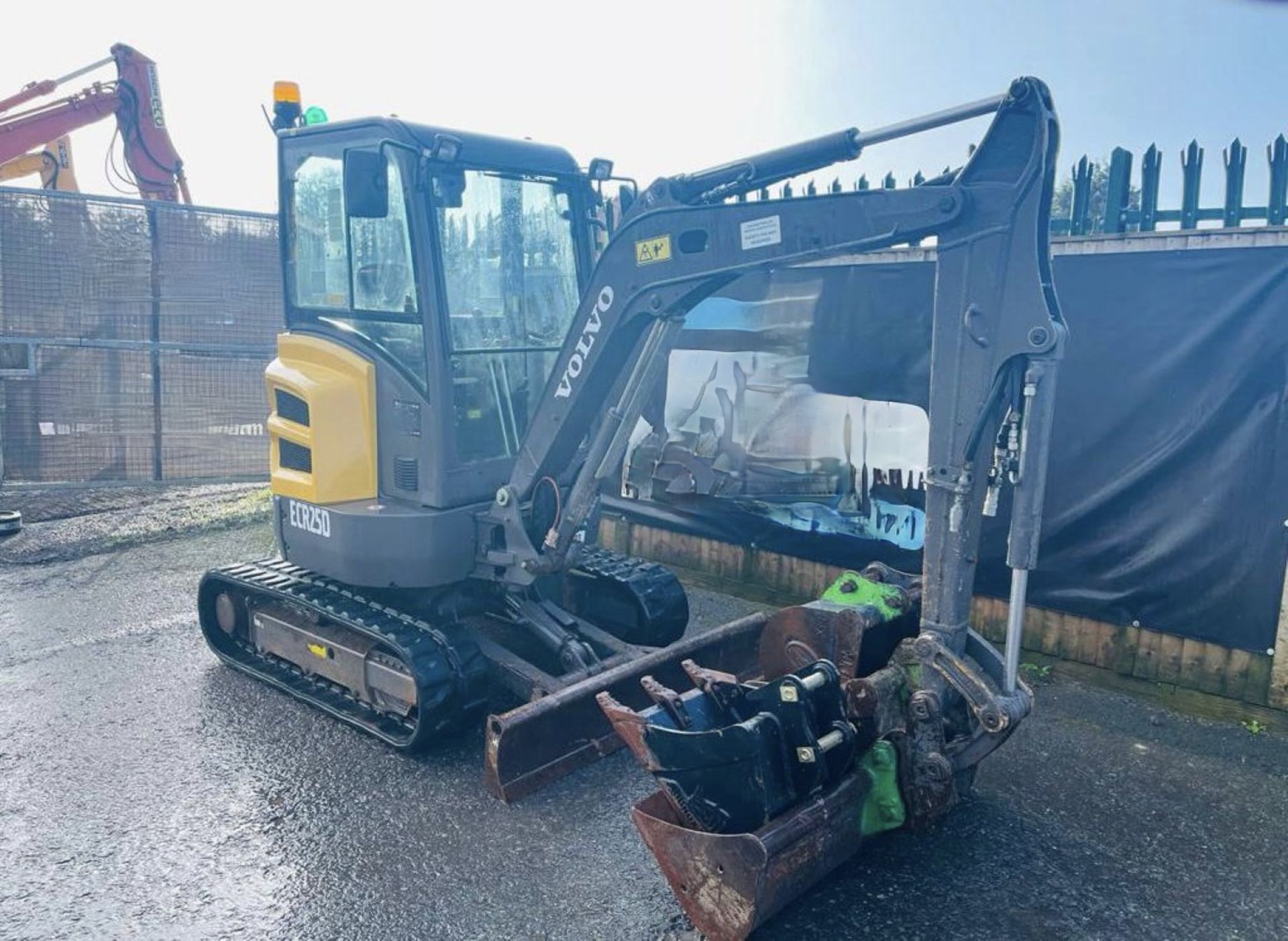 2018 - VOLVO ECR25D EXCAVATOR - Image 2 of 15