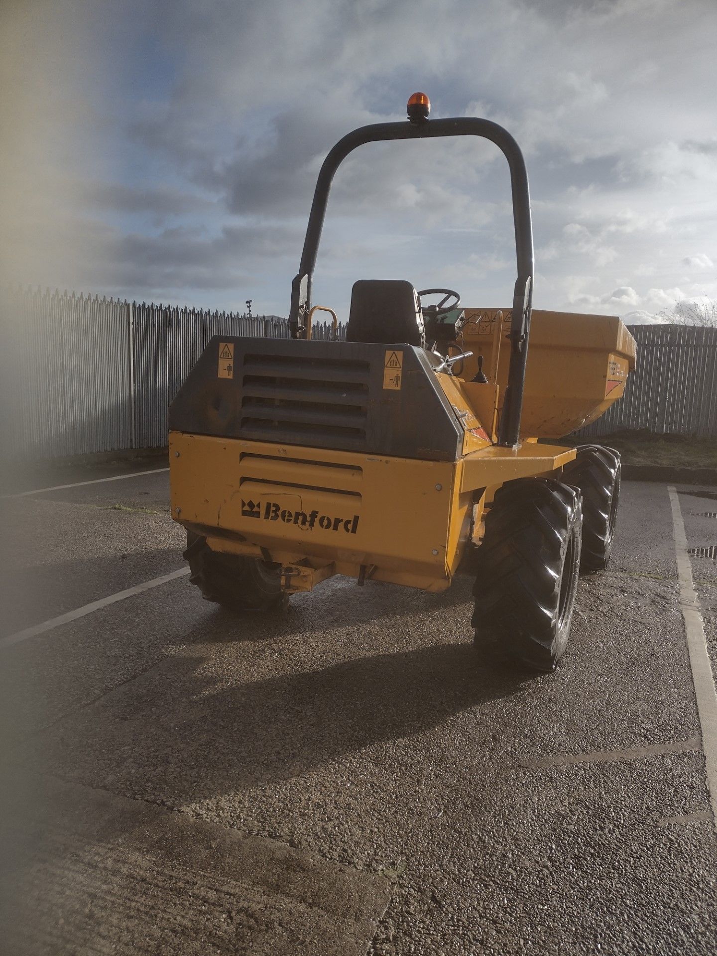 2004, TEREX 6 Tonne Swivel Skip Dumper - Image 3 of 3