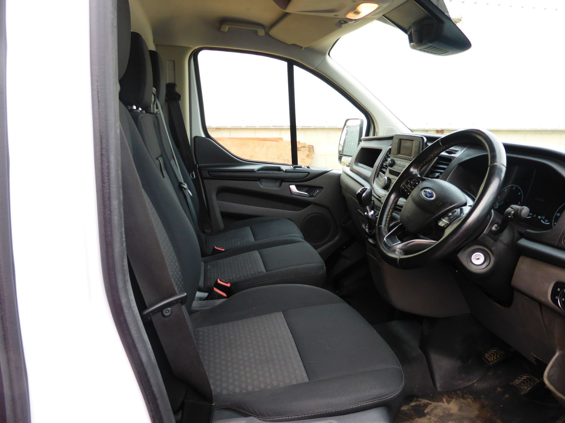 FORD TRANSIT 2.0 CUSTOM 300 TREND - Image 10 of 13