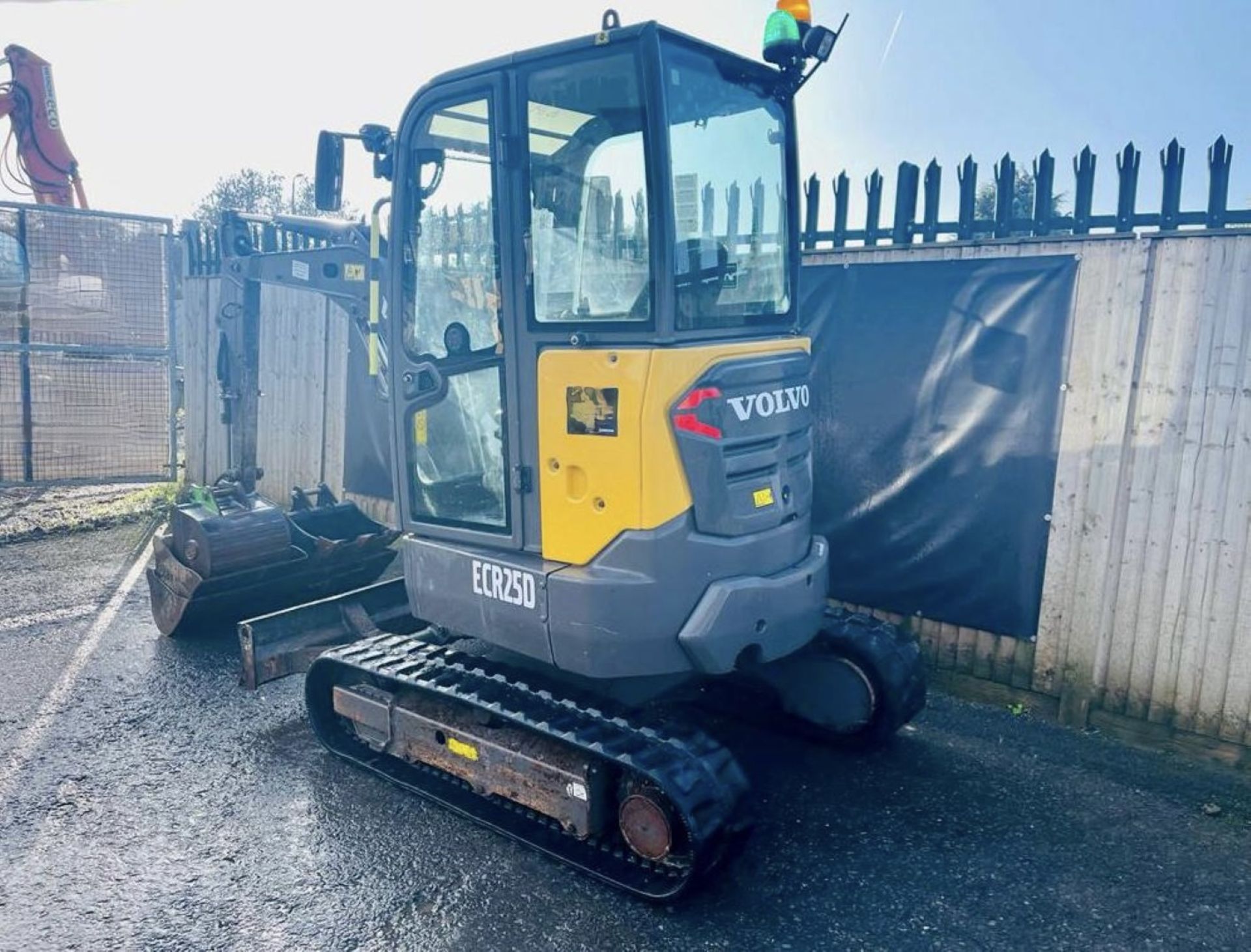 2018 - VOLVO ECR25D EXCAVATOR - Image 3 of 15