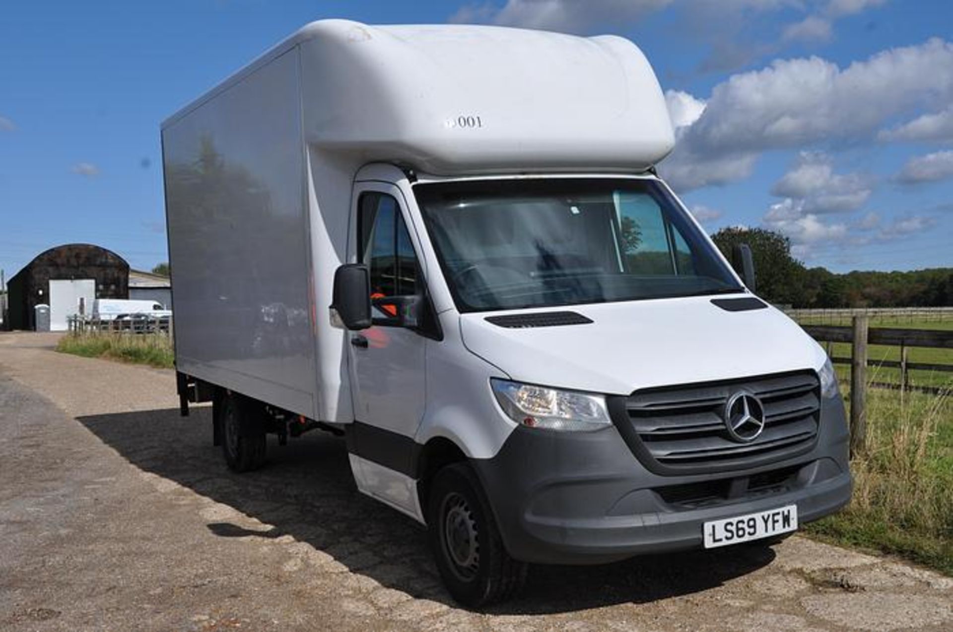 2019 MERCEDES-BENZ SPRINTER - Image 2 of 15