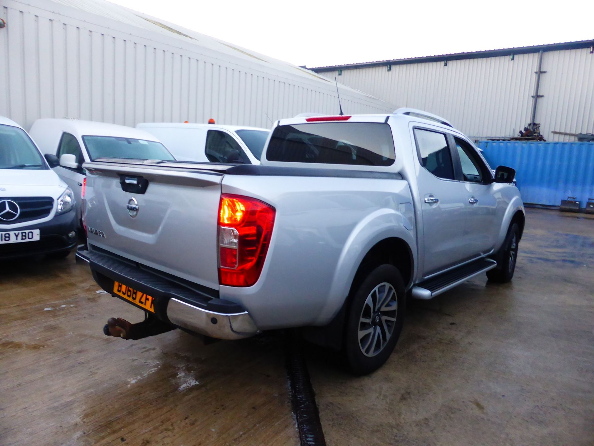 NISSAN Navara - 2.3DCI TEKNA AUTO 4X4 DC - Image 2 of 19