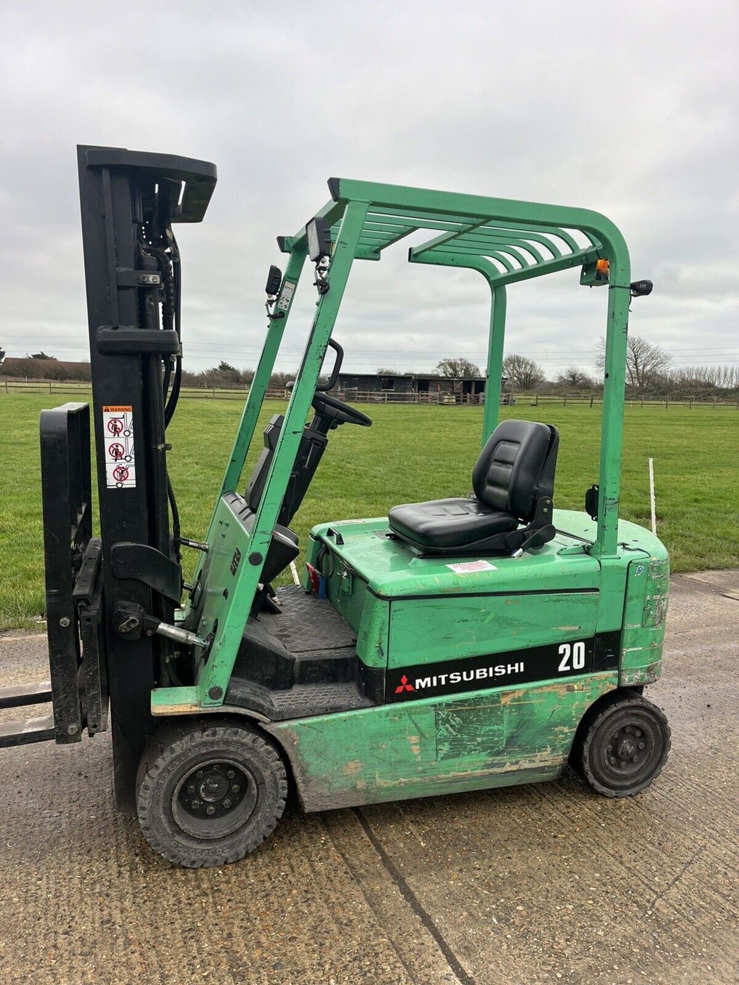 MITSUBISHI 2 Tonne (Container Spec) Electric Forklift Truck - Image 3 of 3