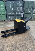 CATERPILLAR 2 Electric Pallet Truck