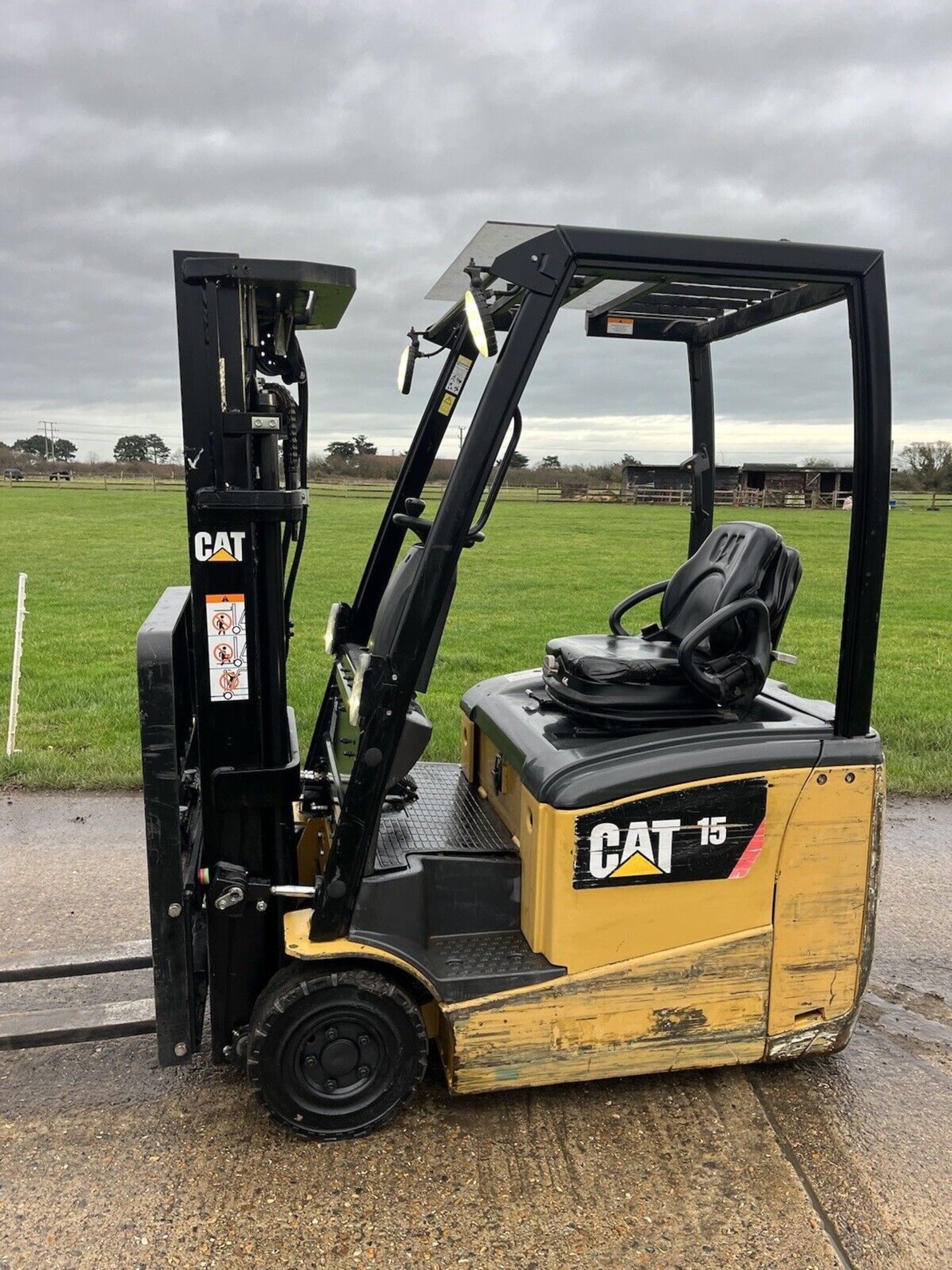 2017, CATERPILLAR 1.5 Electric Forklift Truck (Container Spec) - Image 4 of 6