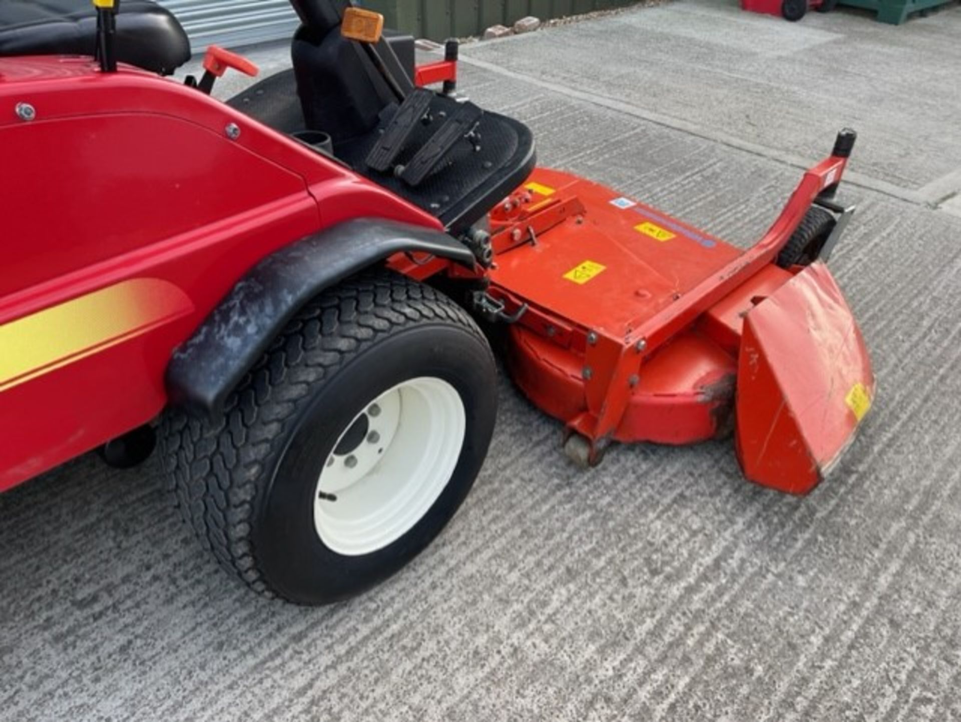 2018, SHIBAURA CM374 OUTFRONT MOWER WITH DECK & BLOWER - Image 10 of 13