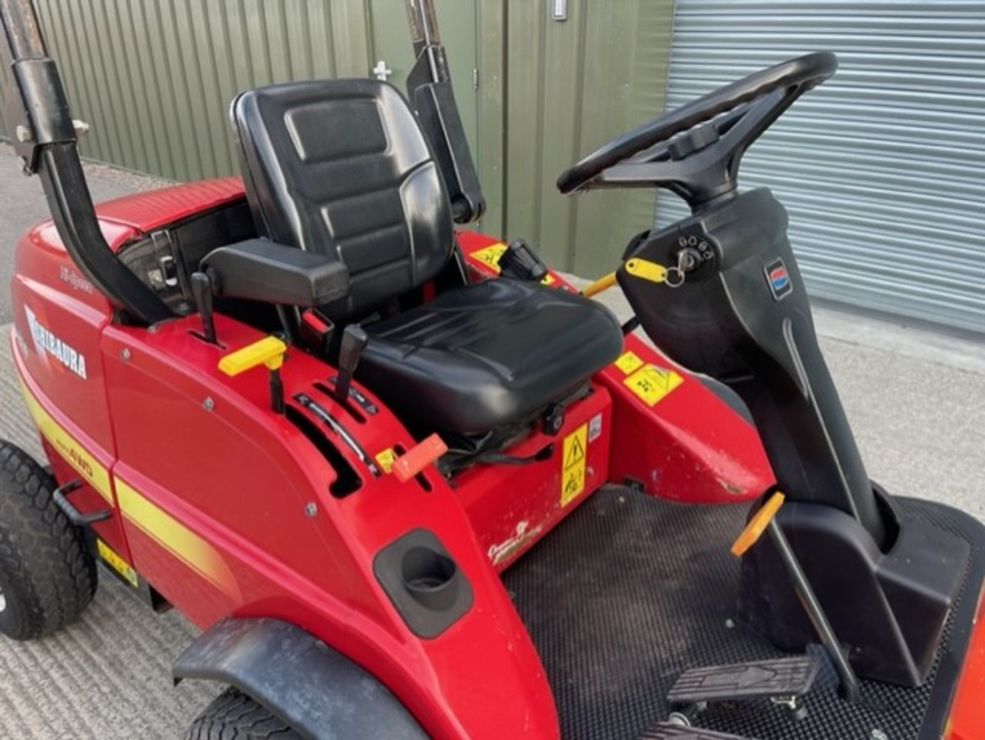 2018, SHIBAURA CM374 OUTFRONT MOWER WITH DECK & BLOWER - Image 11 of 13