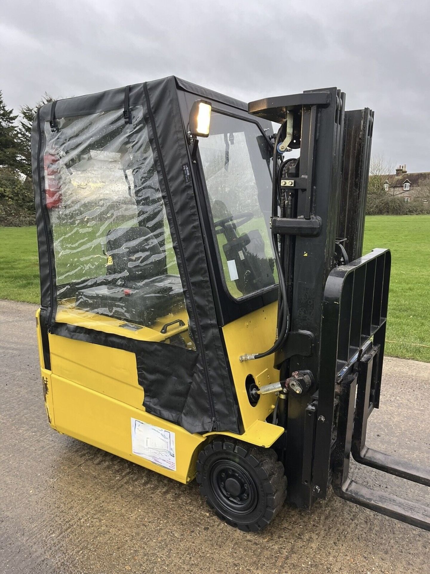 CATERPILLAR 1.6 Electric Forklift Truck (Container Spec) - Image 5 of 9